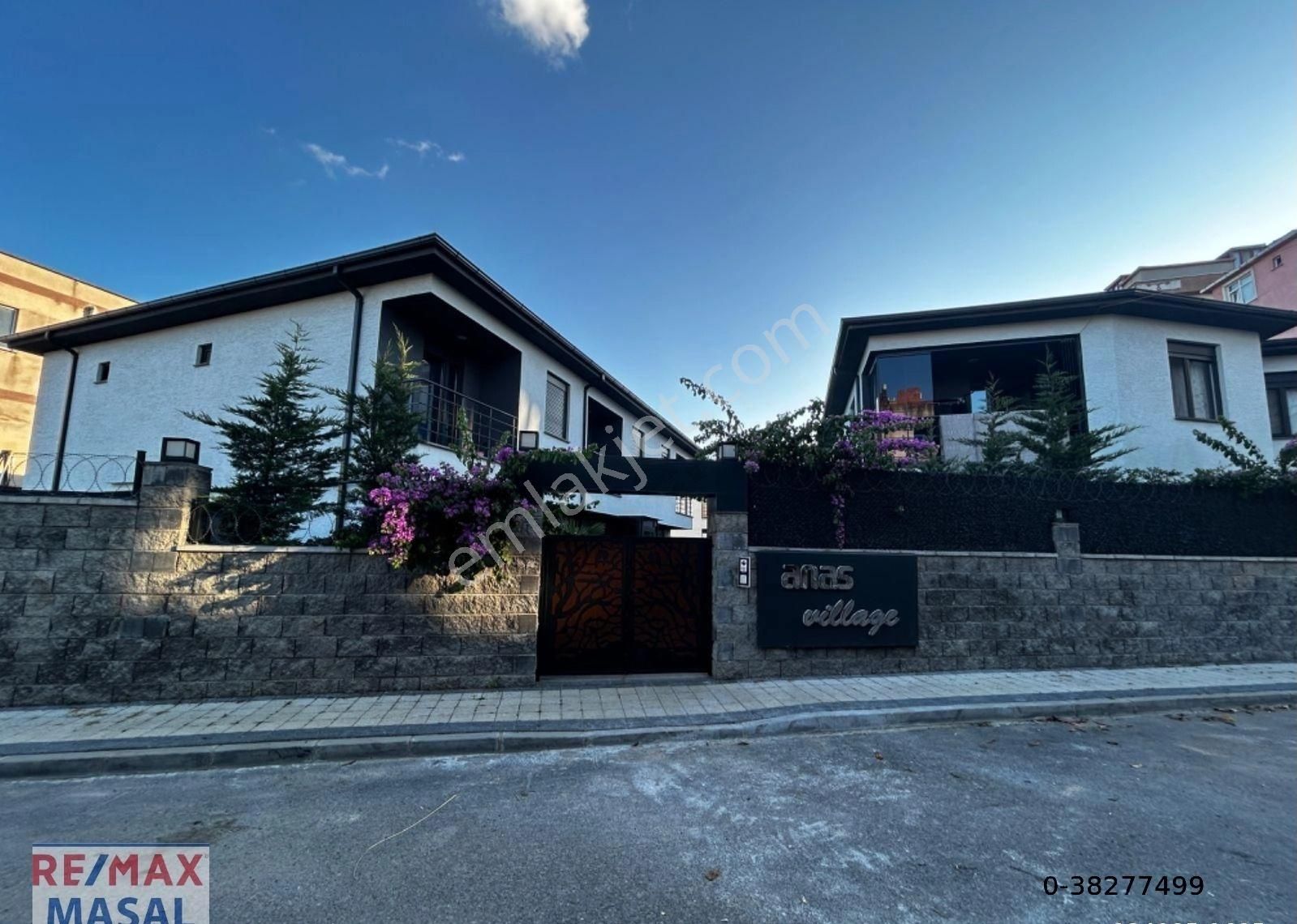 Sancaktepe Anas Village Sitesinde 3+1 Satılık Boş Villa