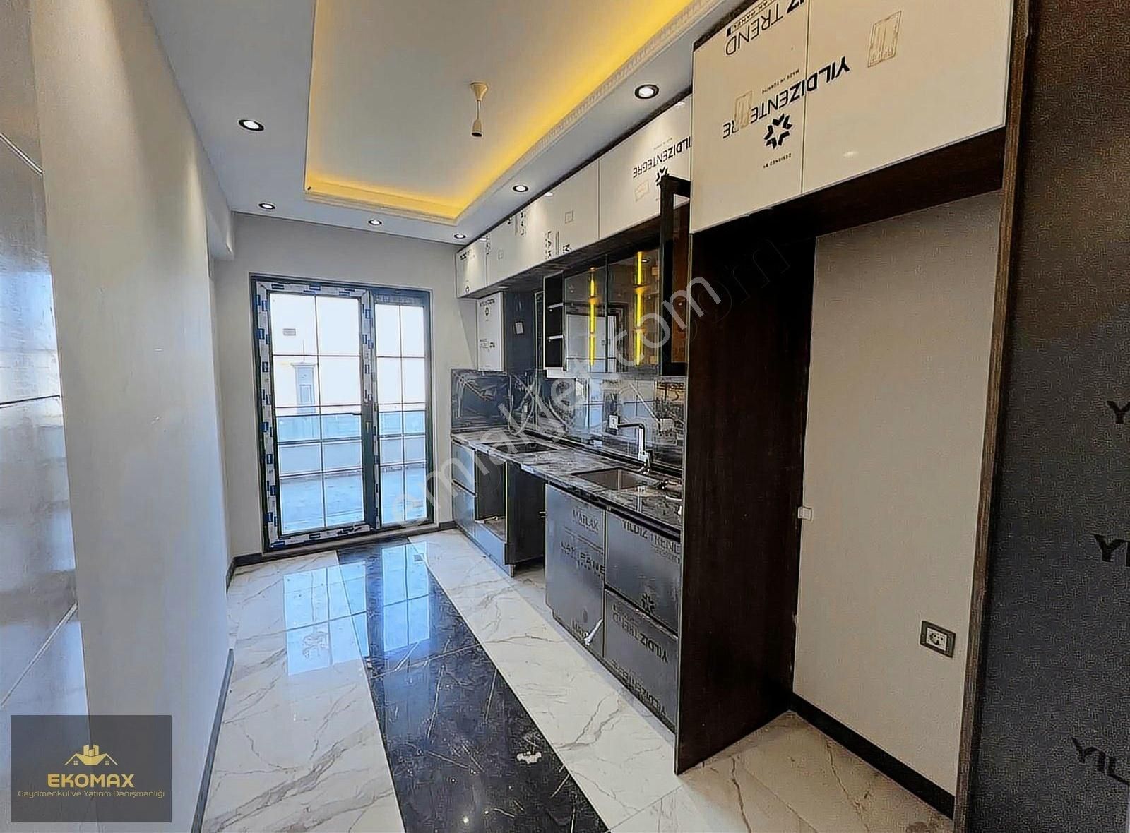 Kartepe Kent Meydanında Satılık Lüx Site İçi Havuzlu 2+1daire
