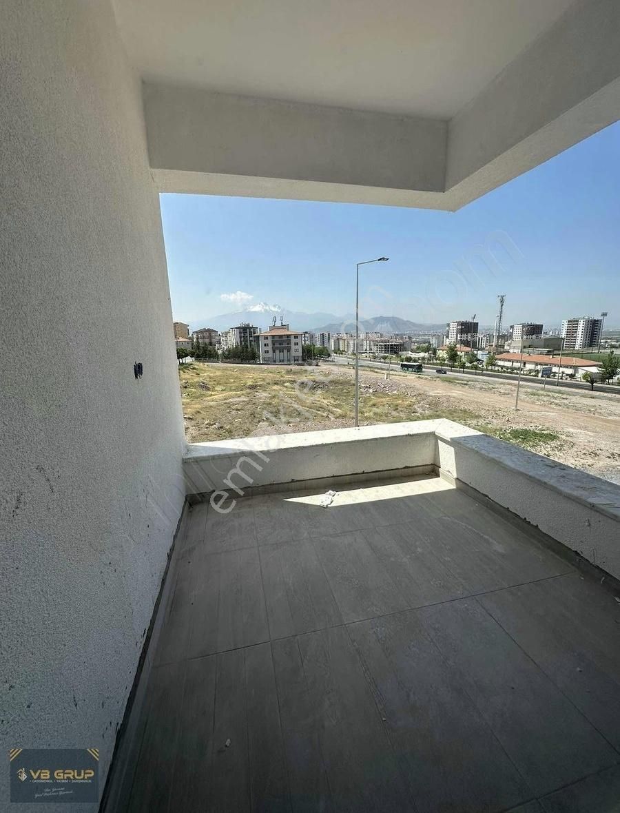 Erkilet Jandarma Karşısında Satılık 3+1 Sıfır Daire