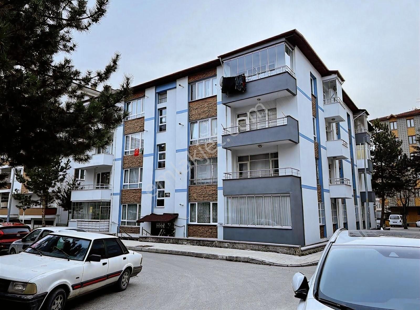 Rens Gayrimenkul - Ilıca Cad. Üzeri Fırsat Satılık 3+1 Daire