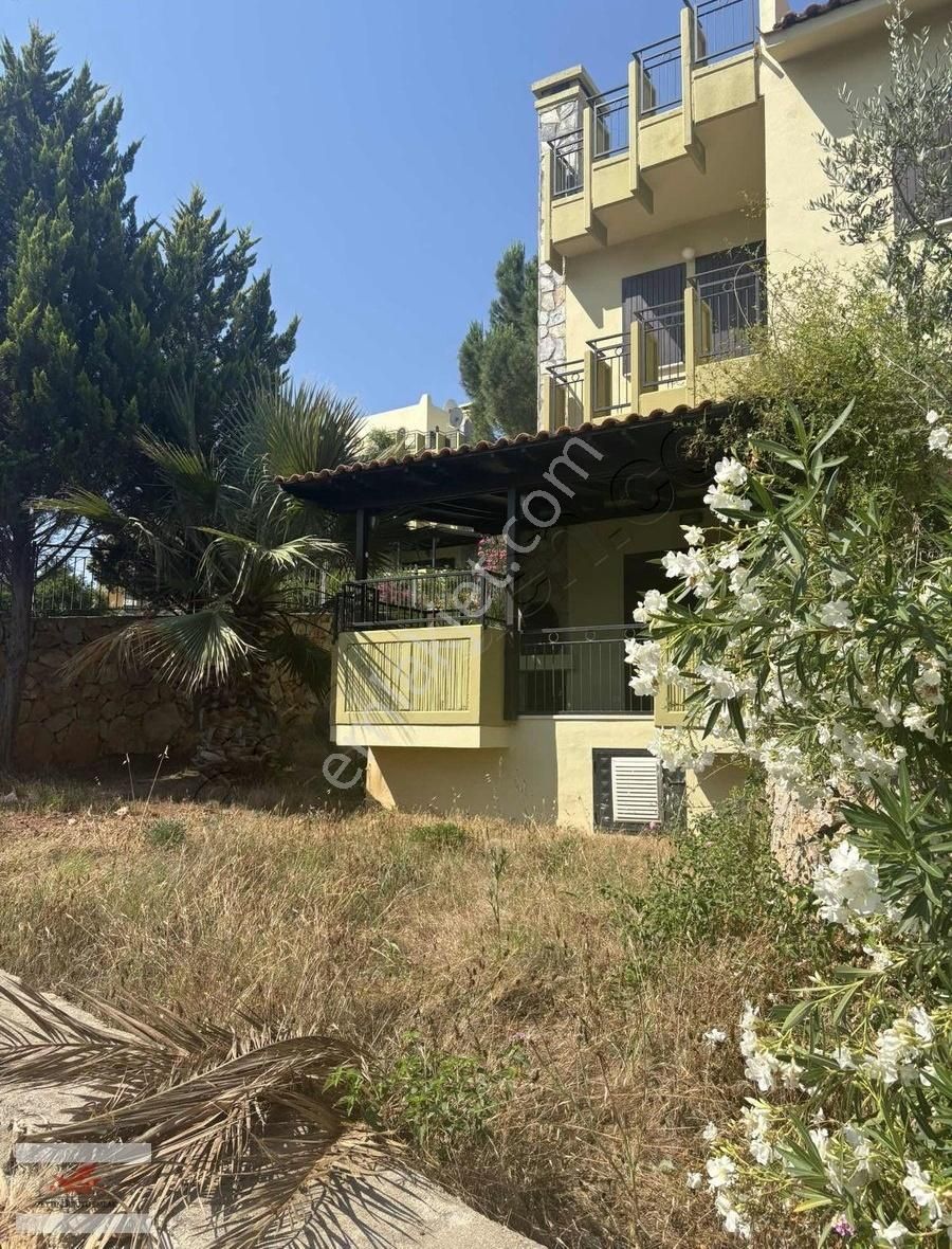 Kıyıkışlacık Denize Sıfır İassos Tatil Sitesinde Dubleks