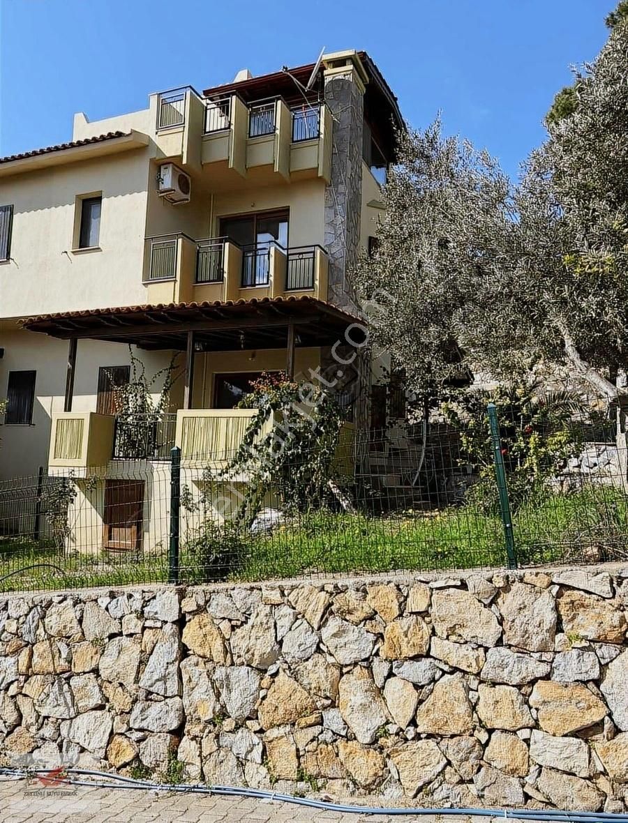 Milas Kıyıkışlacık İassos Tatil Sitesinde Denize Sıfır Sitede..