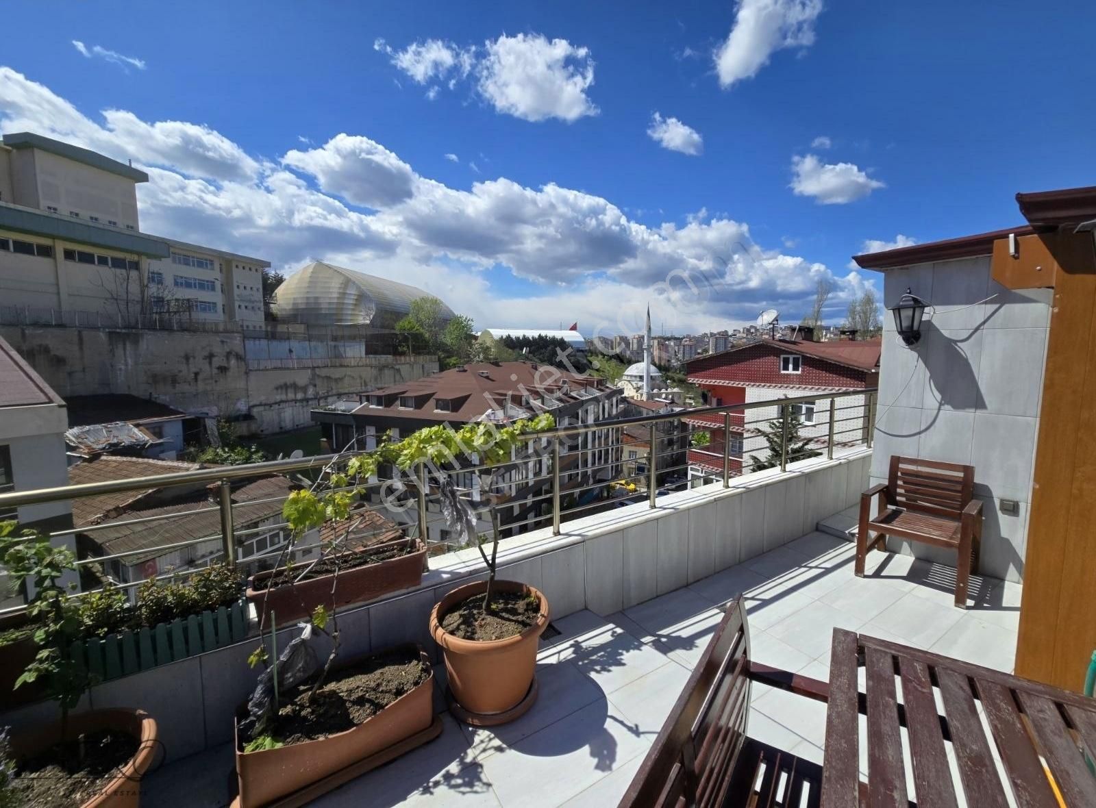 Kağıthane, Metrobüse 6dk. 4+1, 125 M2 ,satılık Dubleks Daire