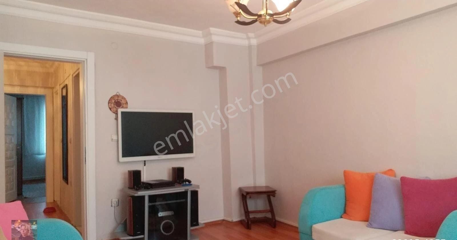 Büşra Gayrimenkulden Satılık Daire 2+1 Kat 4 Bina Yaşı 25 Doğalgazlı Kombili 105m2