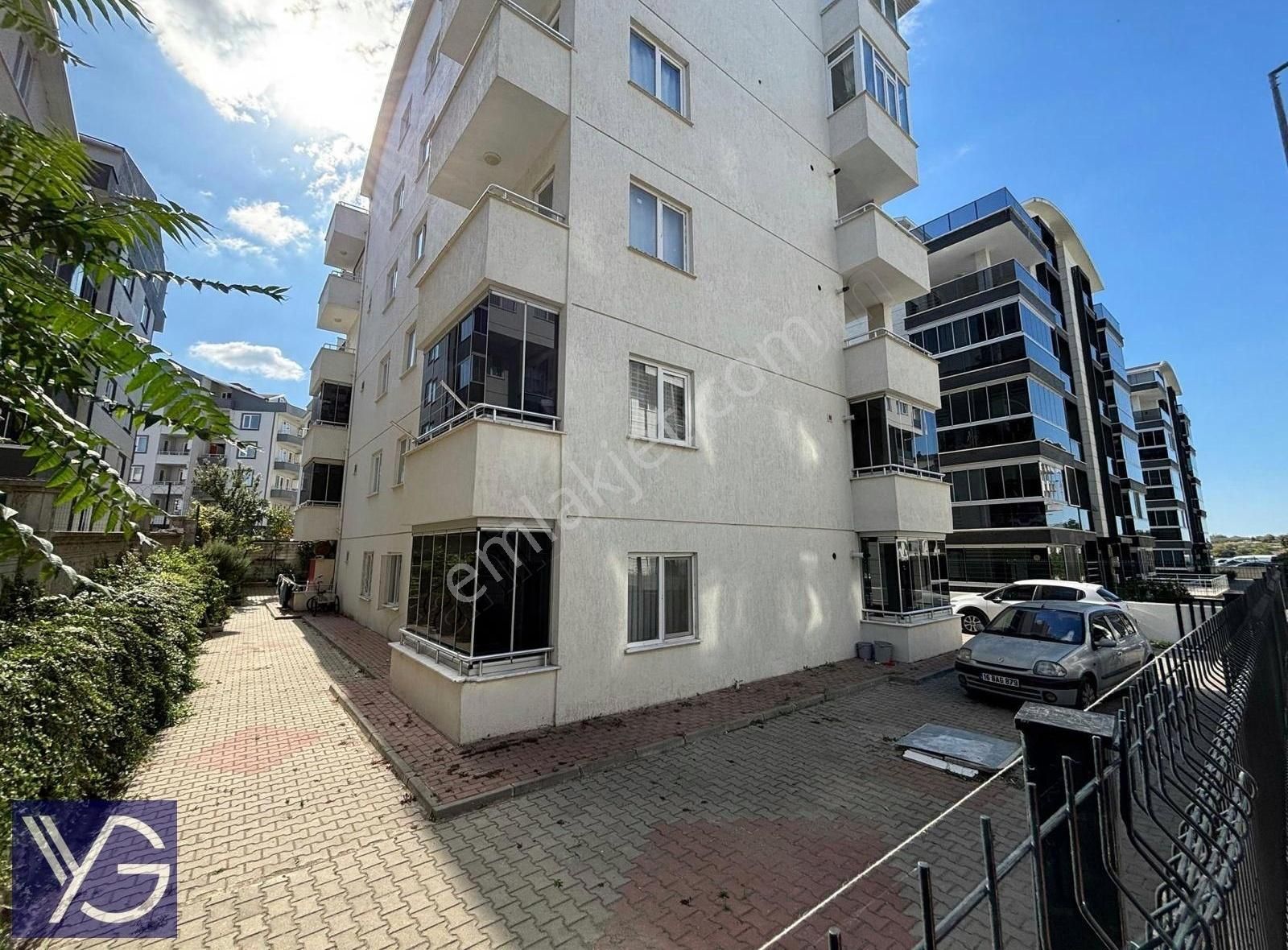 Yamaner'den Aile Tipi 2+1 Geniş M2'li Bahçe Katı Daire