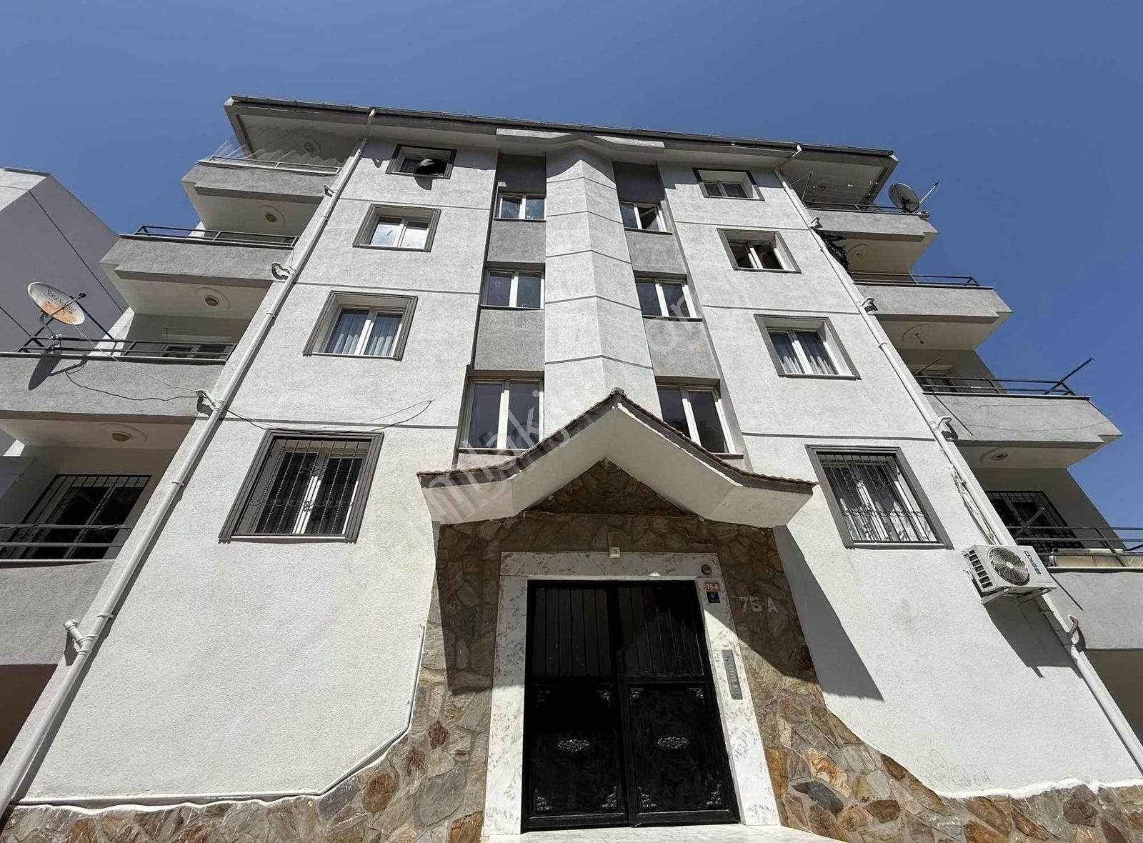 Pek Emlaktan Kuşadasında Site İçerisinde Deniz Manzaralı Daire