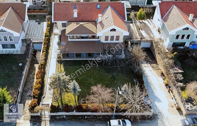 İncek De Doğayla Yaşama Hazır 1004 M2 Alan İçinde Satılık Villa