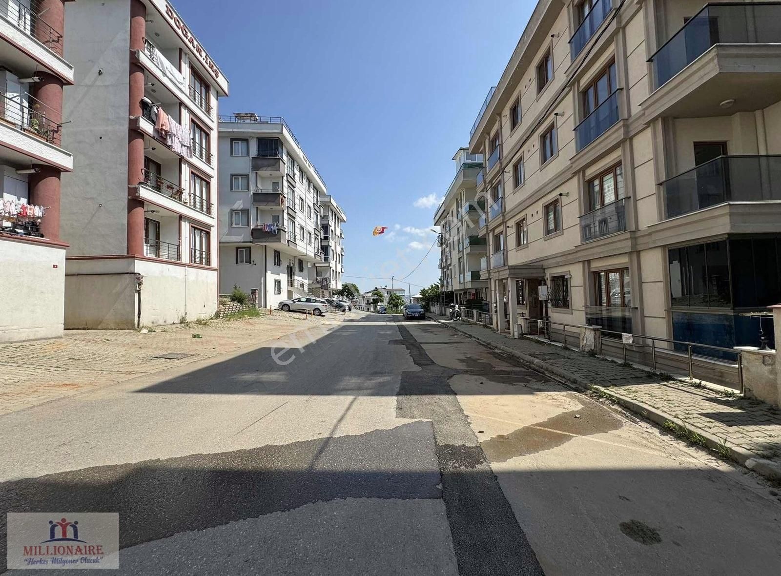 Sancaktepe'de Aydınlık, Ferah Manzaralı İskanlı 2+1