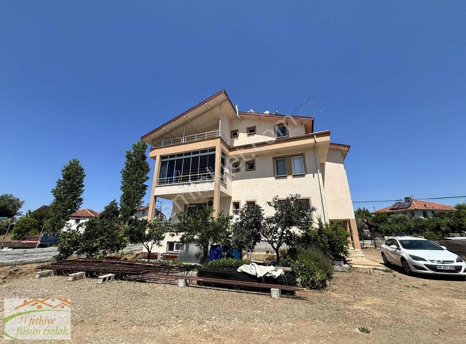 Füsun Emlak'tan Çalıca'da Giriş Kat 2+1 Ayrı Mutfak Salon Daire