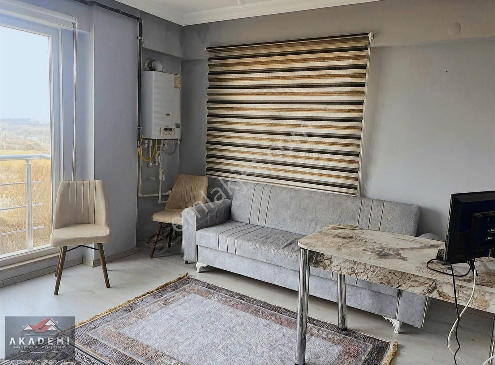 Akademi'den Zafer Gıda Arkası Kiralık 1+1 Eşyalı Ara Kat Daire
