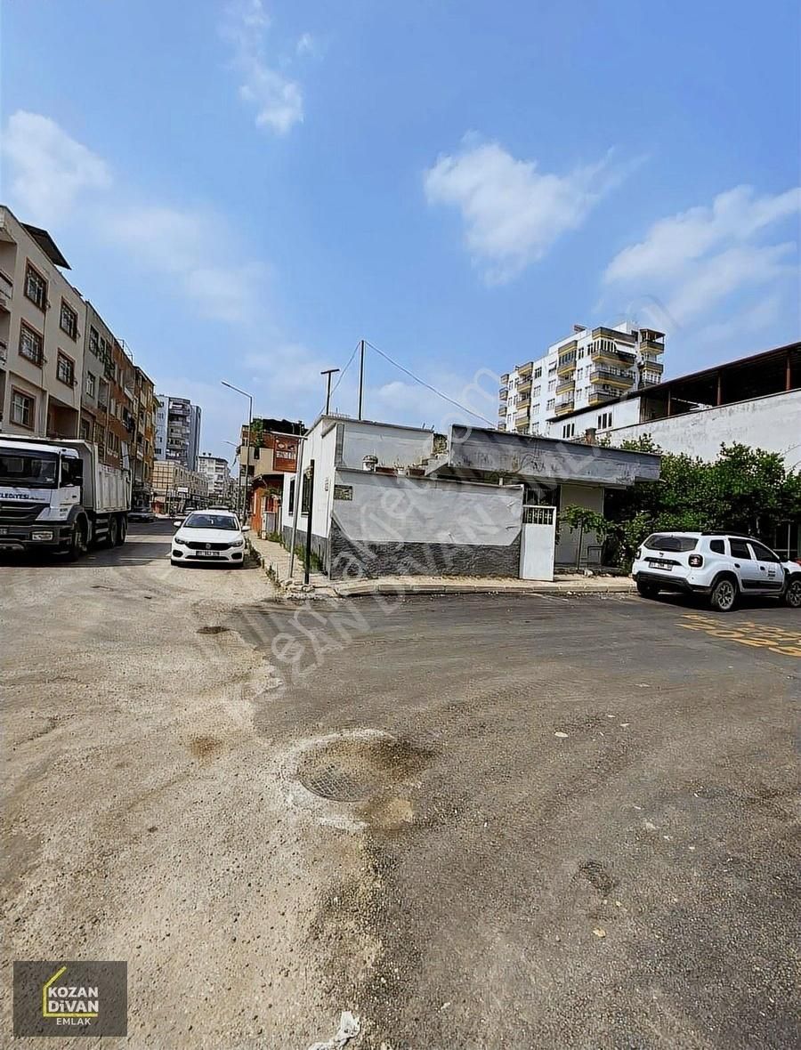 Kozan Divan Emlak'tan Sezen Et Kavşağında İşyeri + Müstakil
