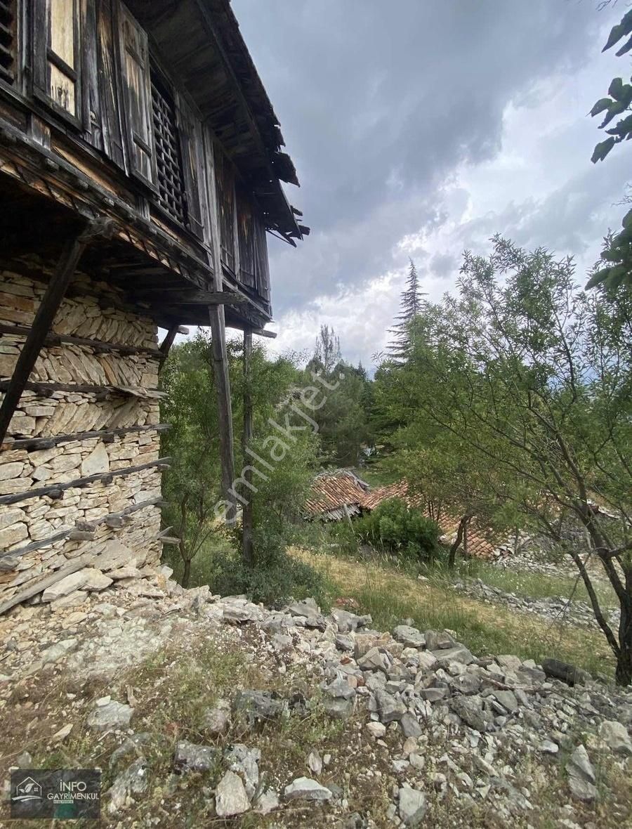 İnfo Dan Belenalan Mah Satılık Mustakil Ev Doğa Manzaralı