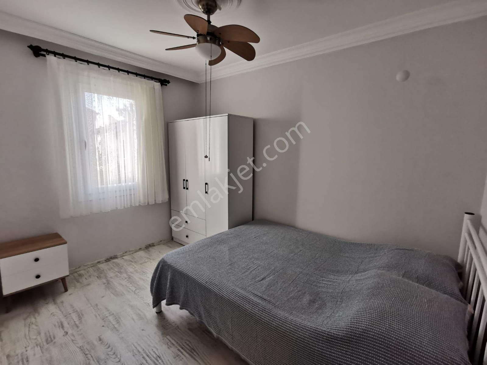 Urla Torasan Nezih Site İçinde Sırt Sırta Müstakil Havuzlu Girişli Tripleks - Görsel 17