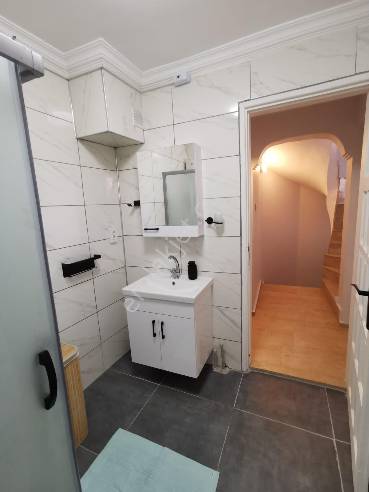 Urla Torasan Nezih Site İçinde Sırt Sırta Müstakil Havuzlu Girişli Tripleks - Görsel 15