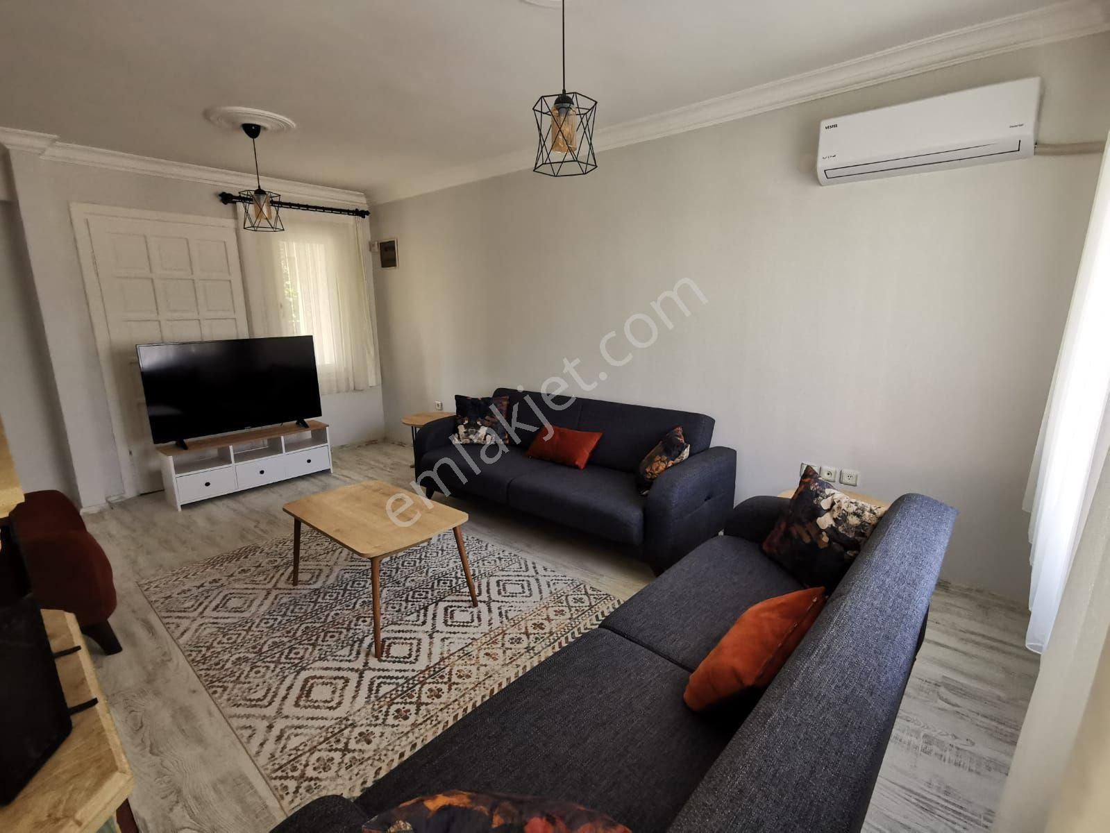 Urla Torasan Nezih Site İçinde Sırt Sırta Müstakil Havuzlu Girişli Tripleks - Görsel 7