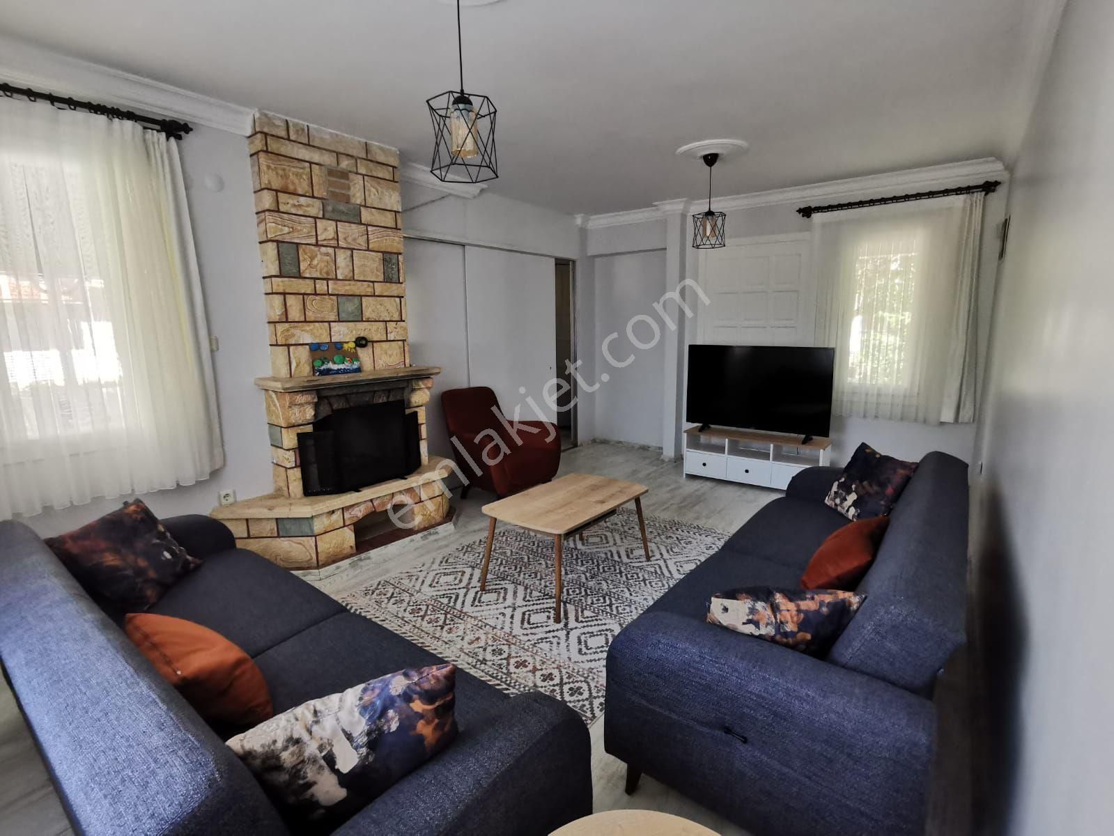 Urla Torasan Nezih Site İçinde Sırt Sırta Müstakil Havuzlu Girişli Tripleks - Görsel 4