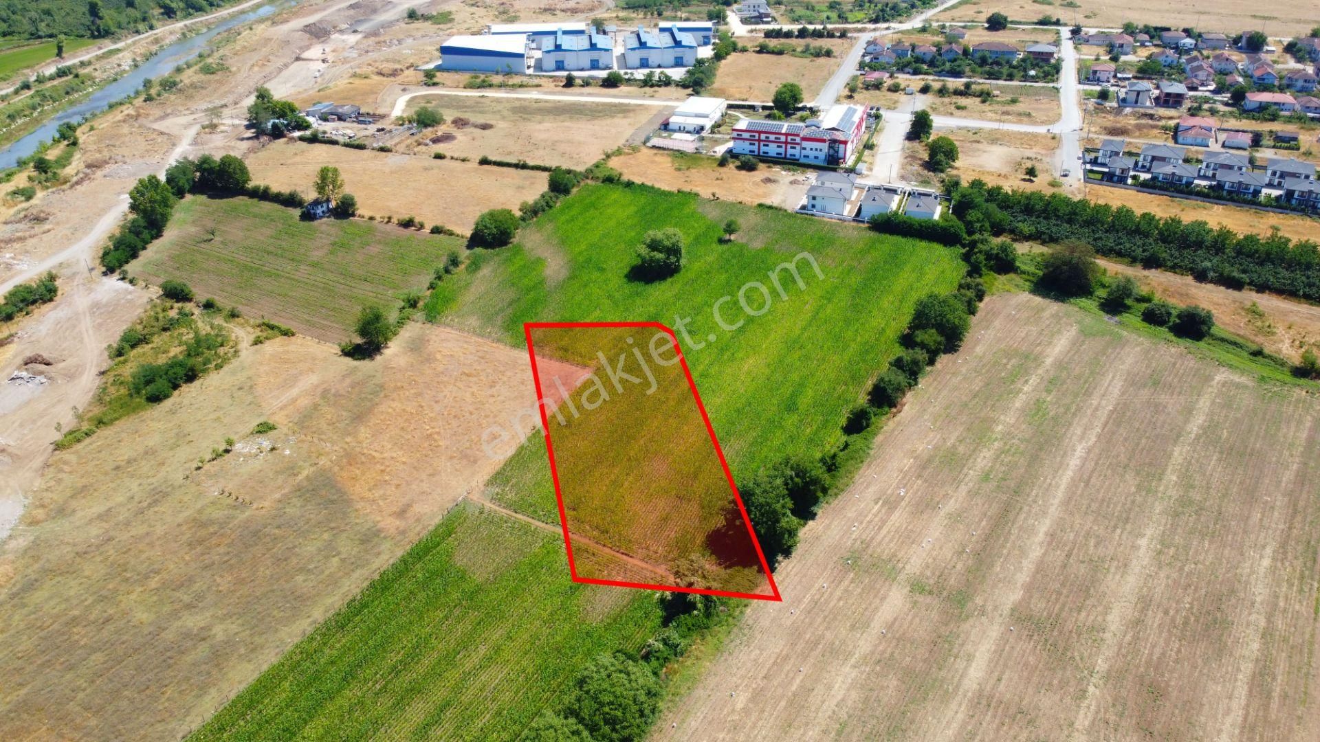 Arapçiftliği | 2 Kat İmarlı Mükemmel Konumda 5312 M2 Köşe Parsel