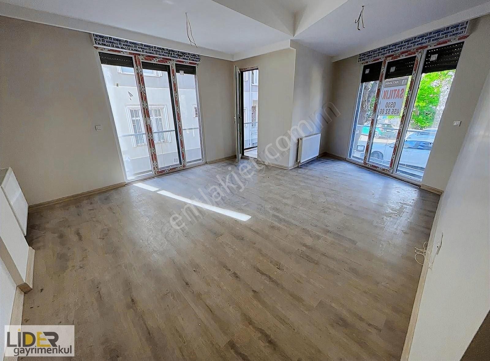 Lider'den Çamlık Sahilde Marmaraya Yakın Sıfır 1.kat Ön Köşe 2+1 - Görsel 12