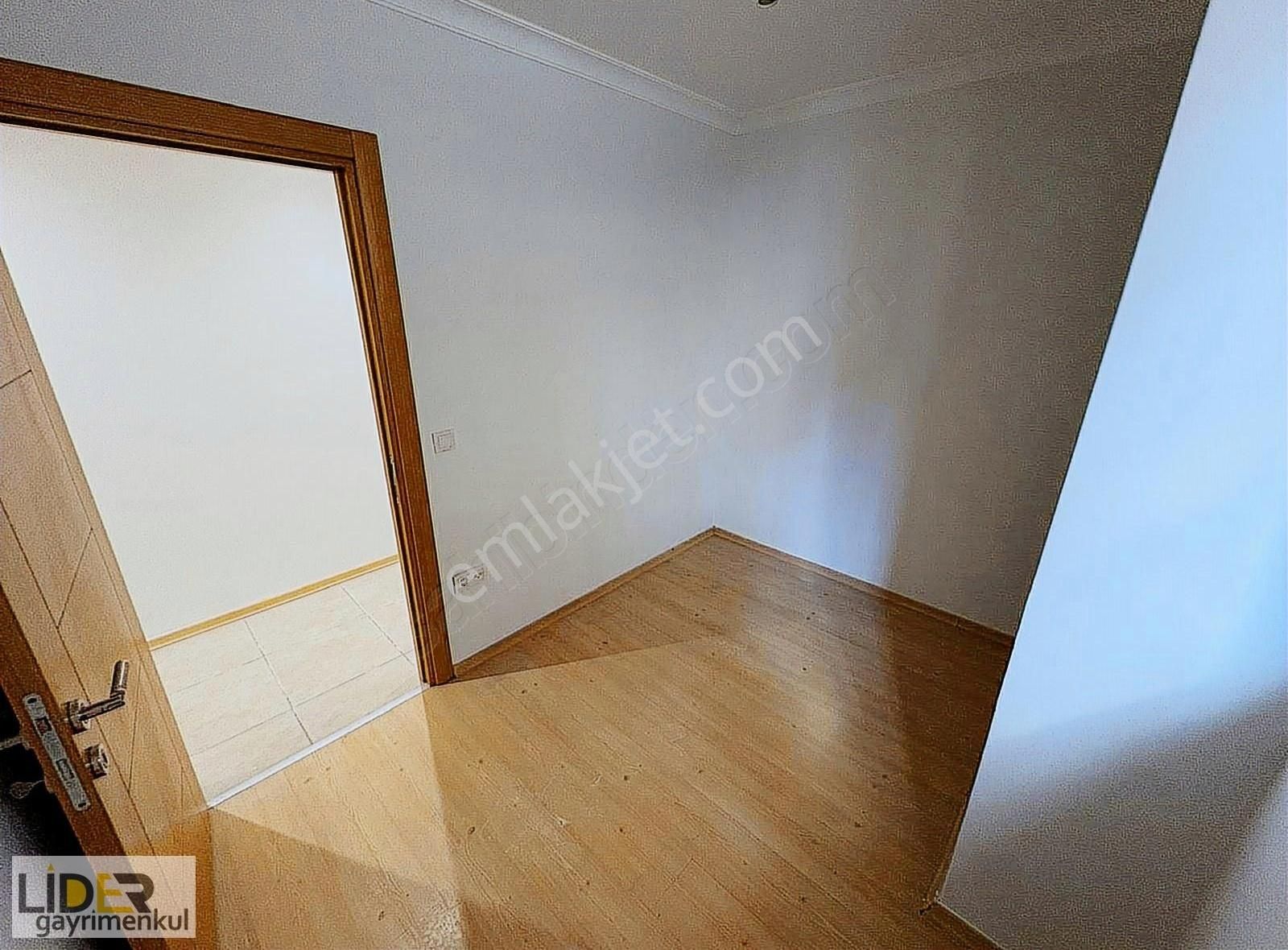 Lider'den İdealtepe'de Koruya Komşu Ön Cephe Ayrı Mutfaklı 2+1 - Görsel 10