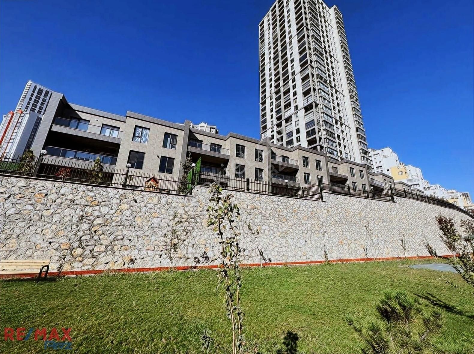 Eşsiz Seyir Manzaralı Kuvars Kule'de Satılık 6+1 Villa