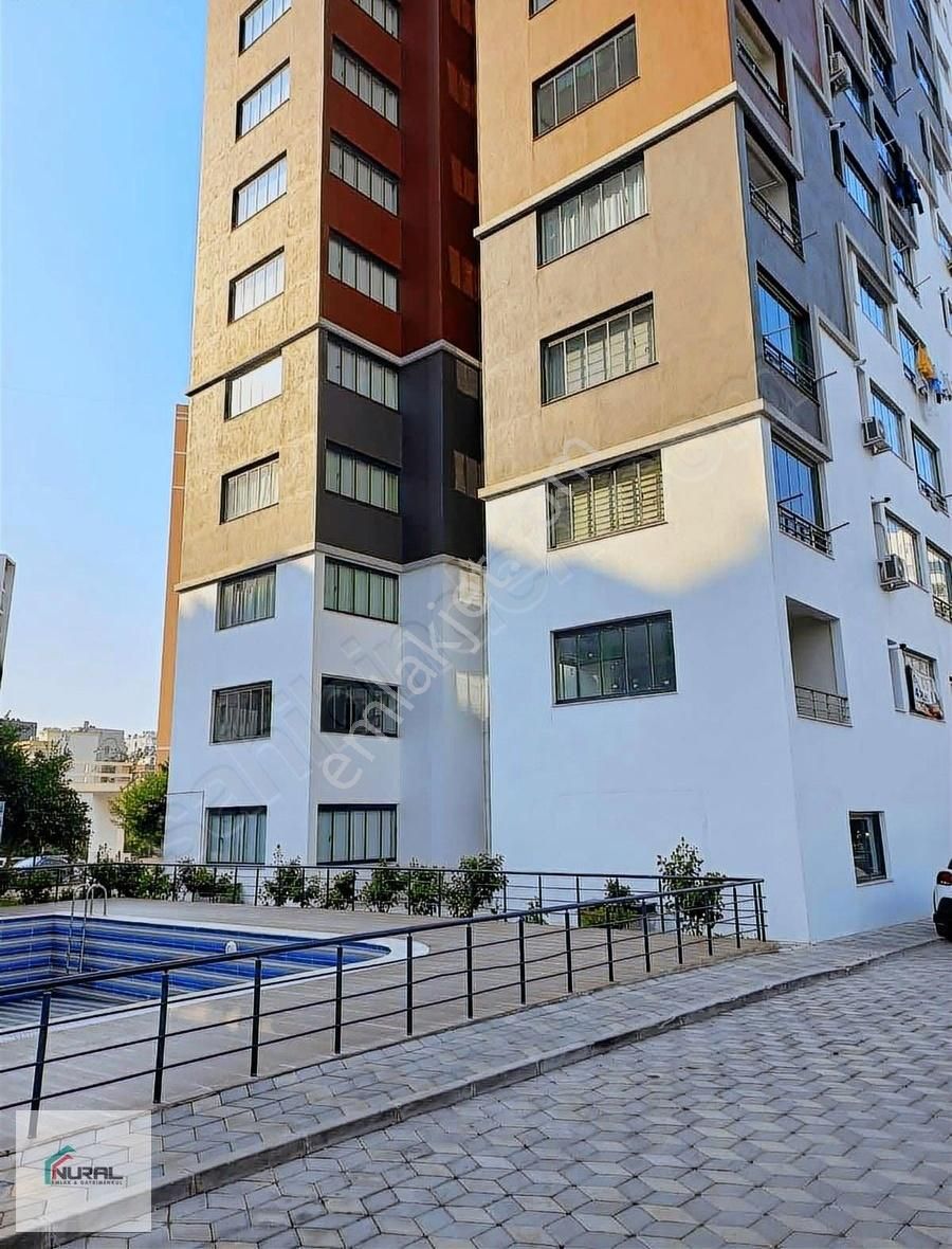 Forum Civarı Satılık 1+1
