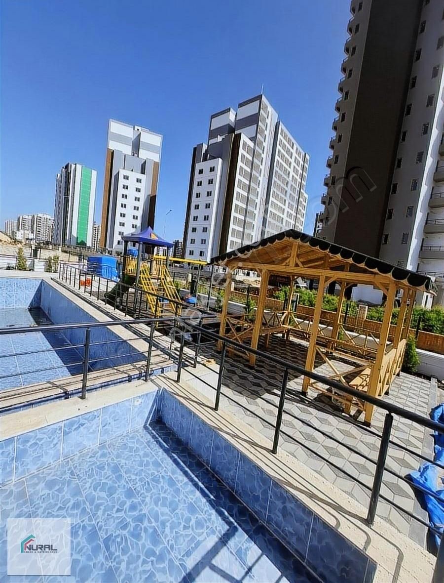 Mezitli Cemevi Civarında 1+1 Satılık Daire - Görsel 2