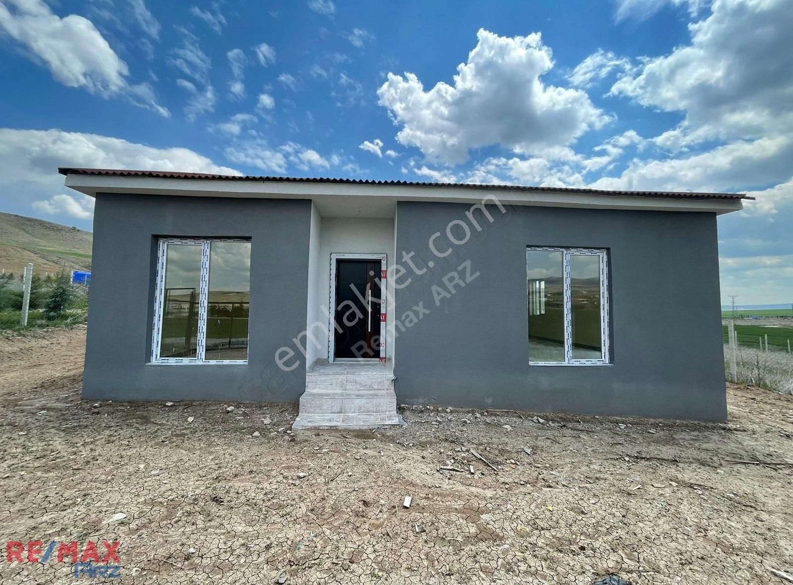 Beynam 1000 M² İmarlı Arsa Üzerine Satılık Villa