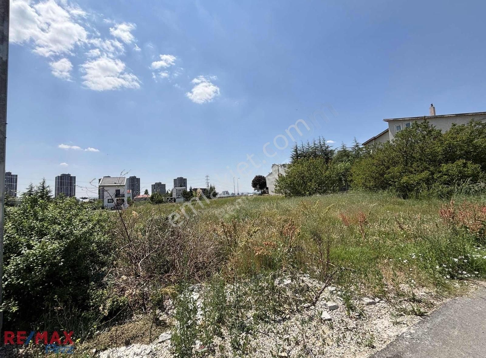 İncek Ahlatlıbel Ana Caddeye Yakın 331 M2 Müstakil Villa Arsası