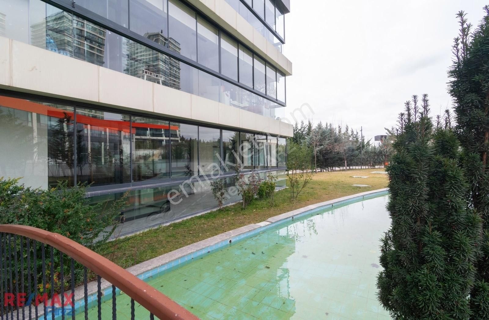 İncek Prestij Konutları 5+1 Bahçe Katı Satılık Daire