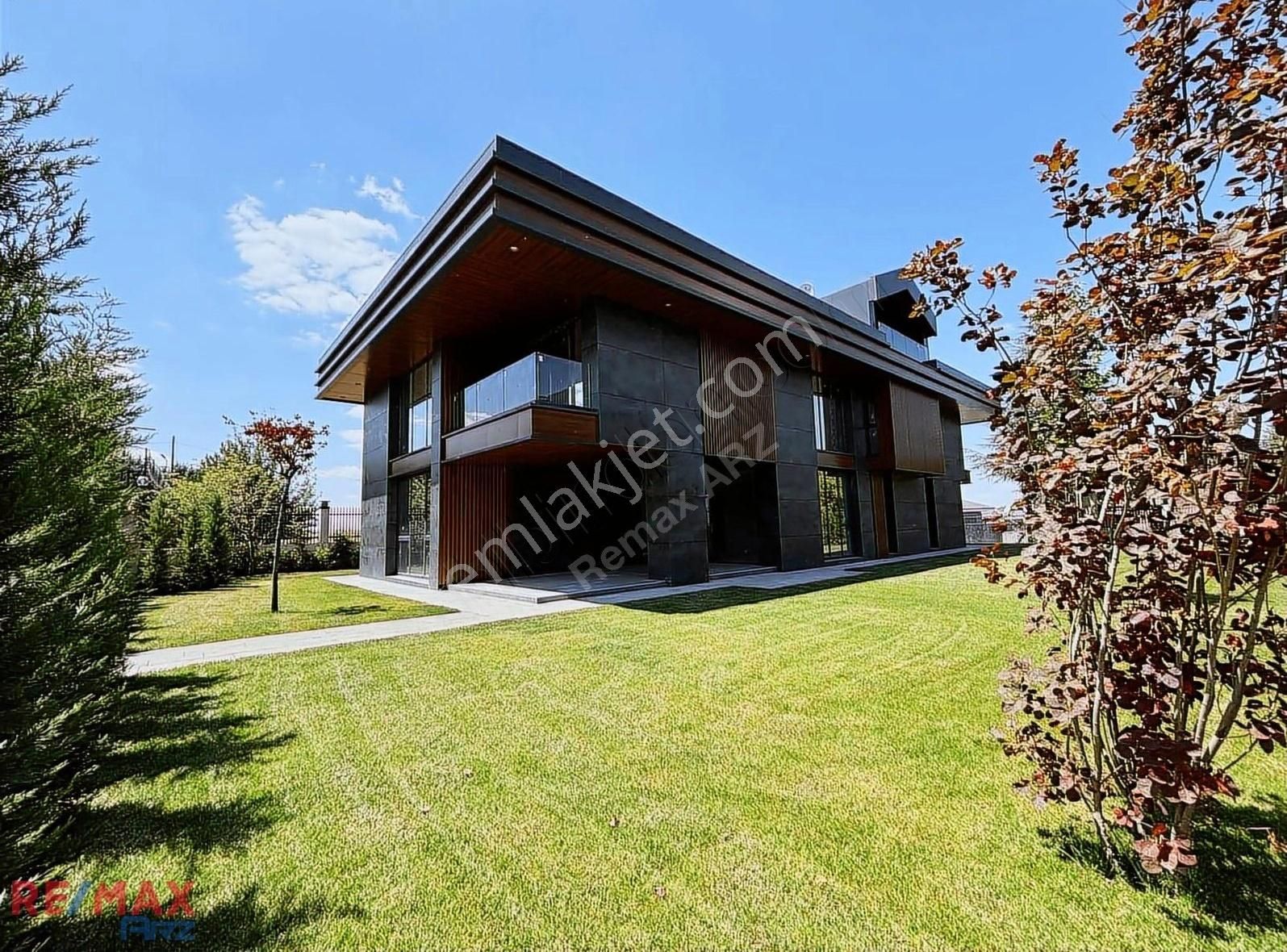 Akfen İncek Villalarında Satılık 5+2 Villa