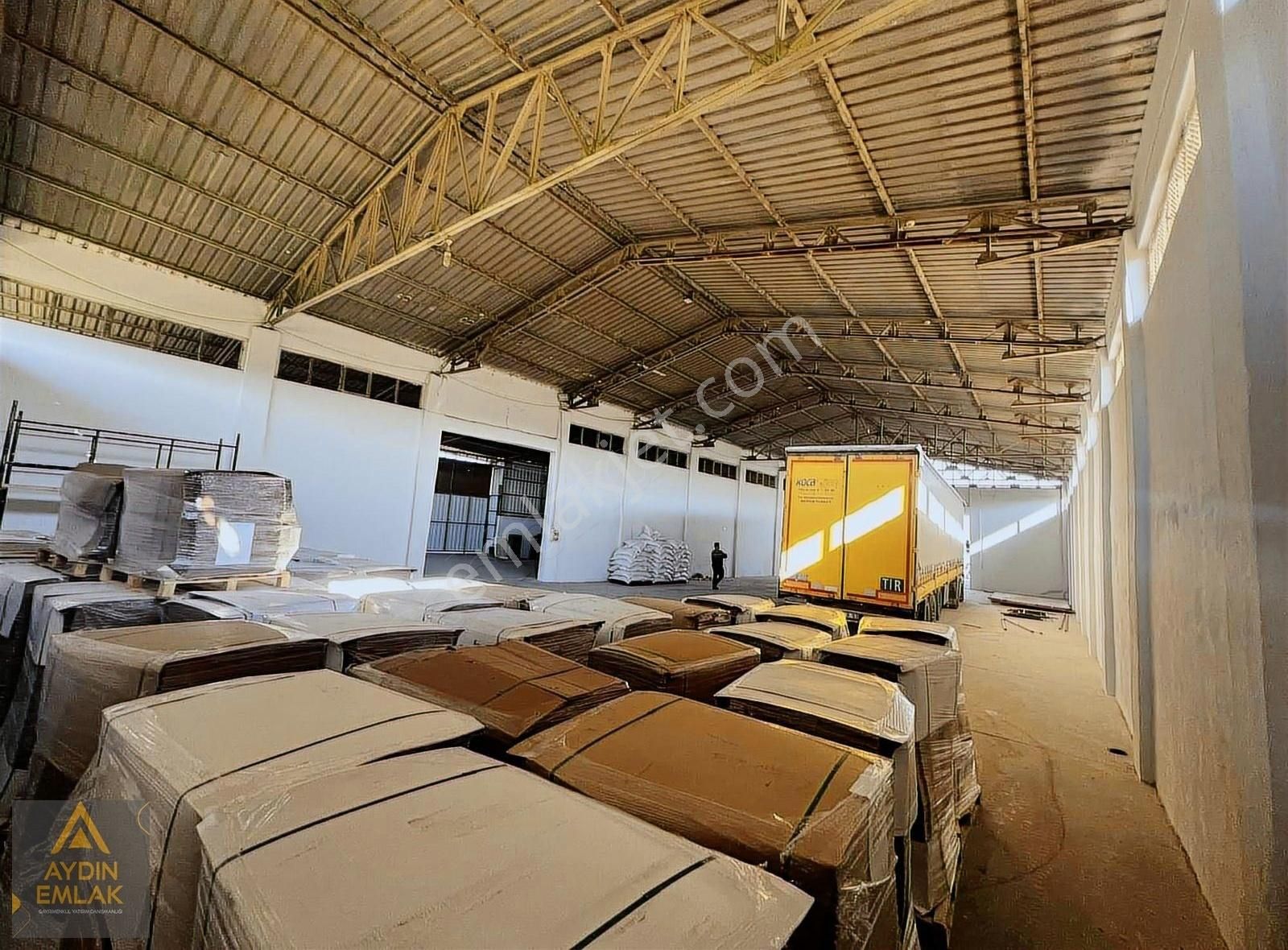 Aydın'dan Karaduvar'da Yola Sıfır 1350m2 Depo/fabrika