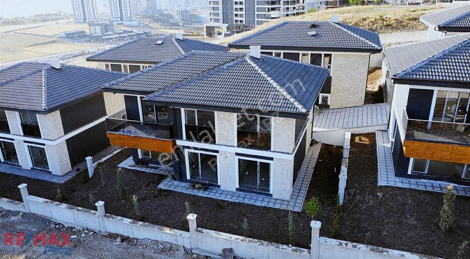 Natura Yaşamkent Karşısında Site İçerisinde Modern 4+1 Villa