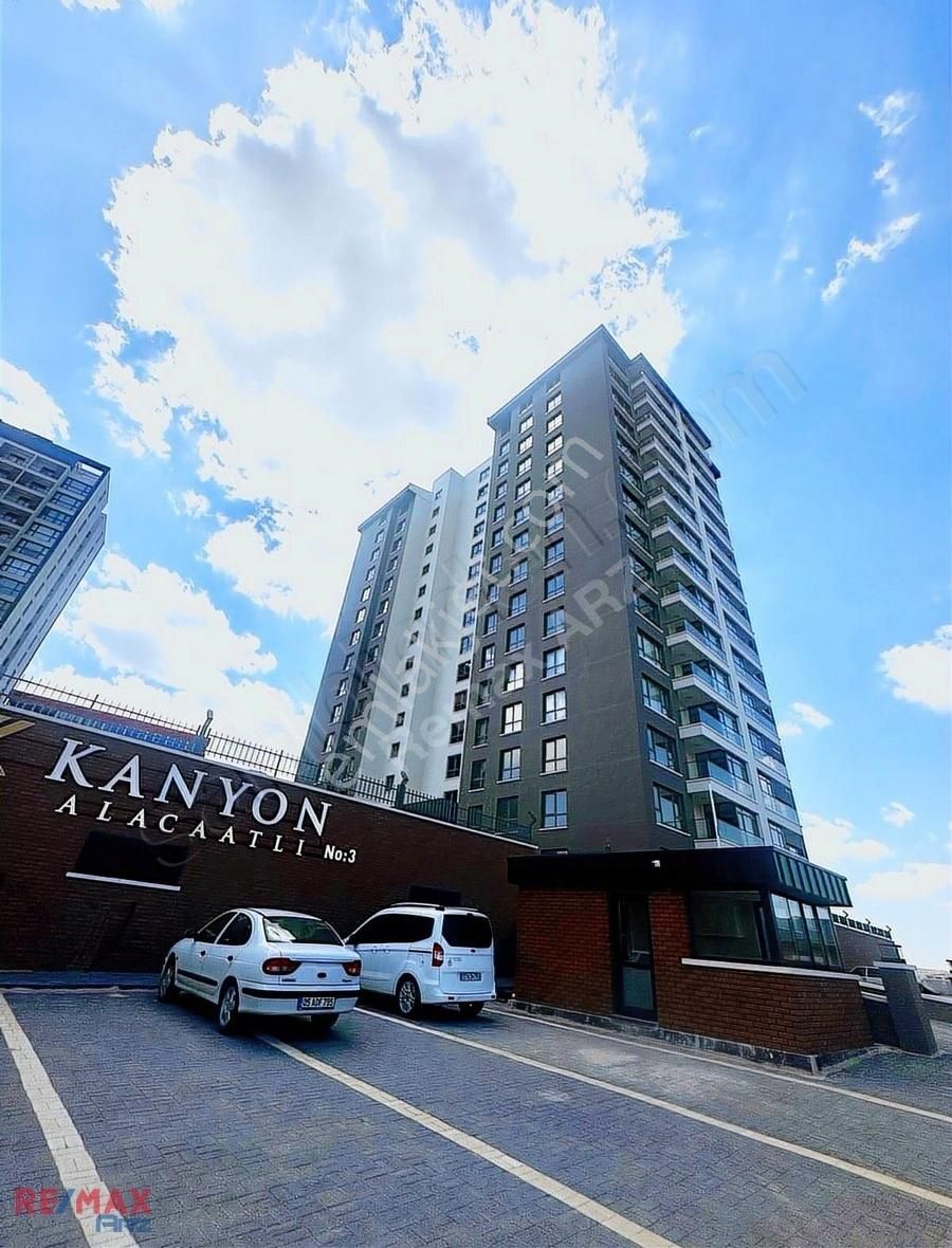 Kanyon Alacaatlı 2+1 İskanlı Satılık Daire