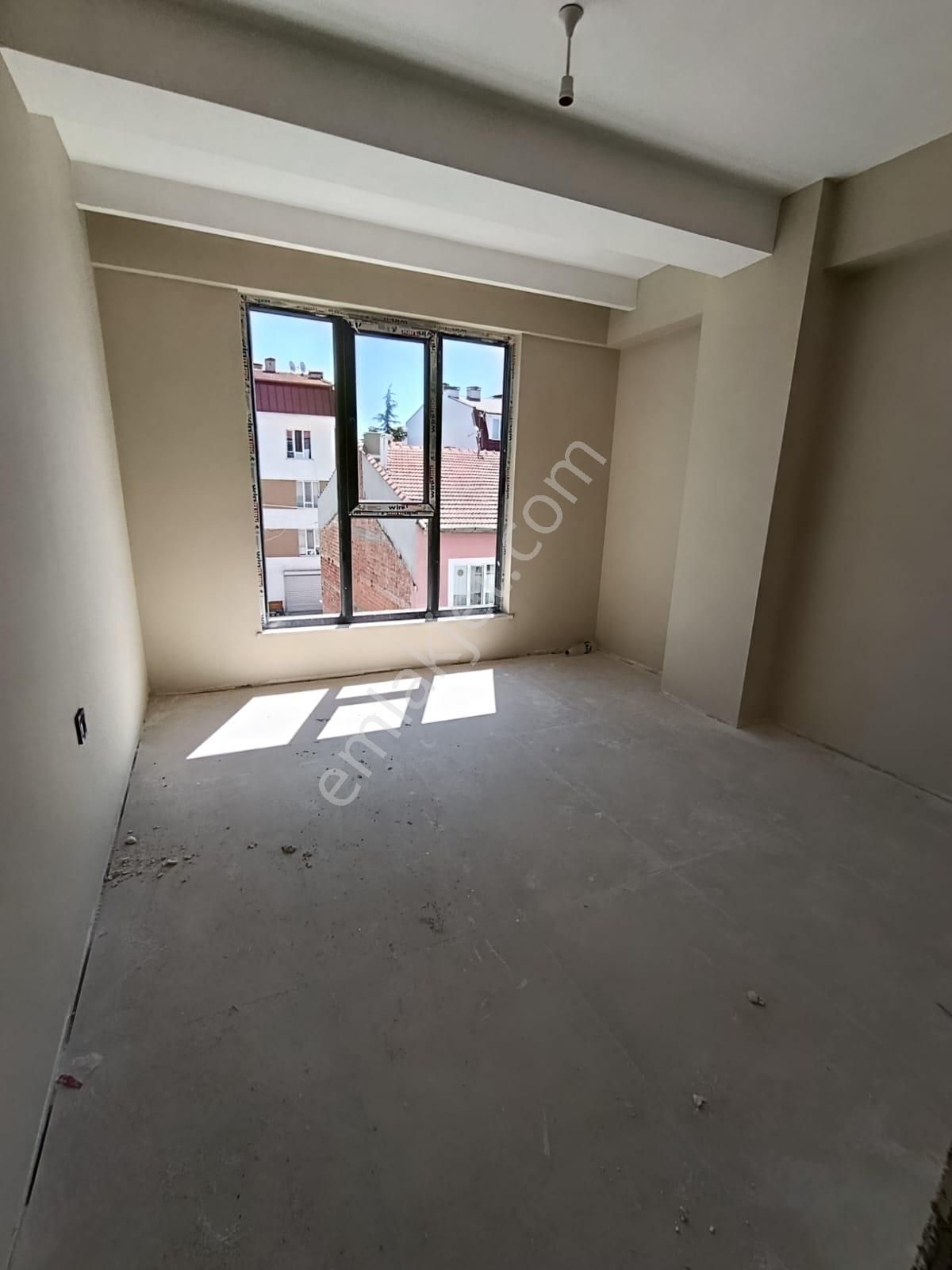Çamlıca Mahallesinde Satılık 3+1 Daire
