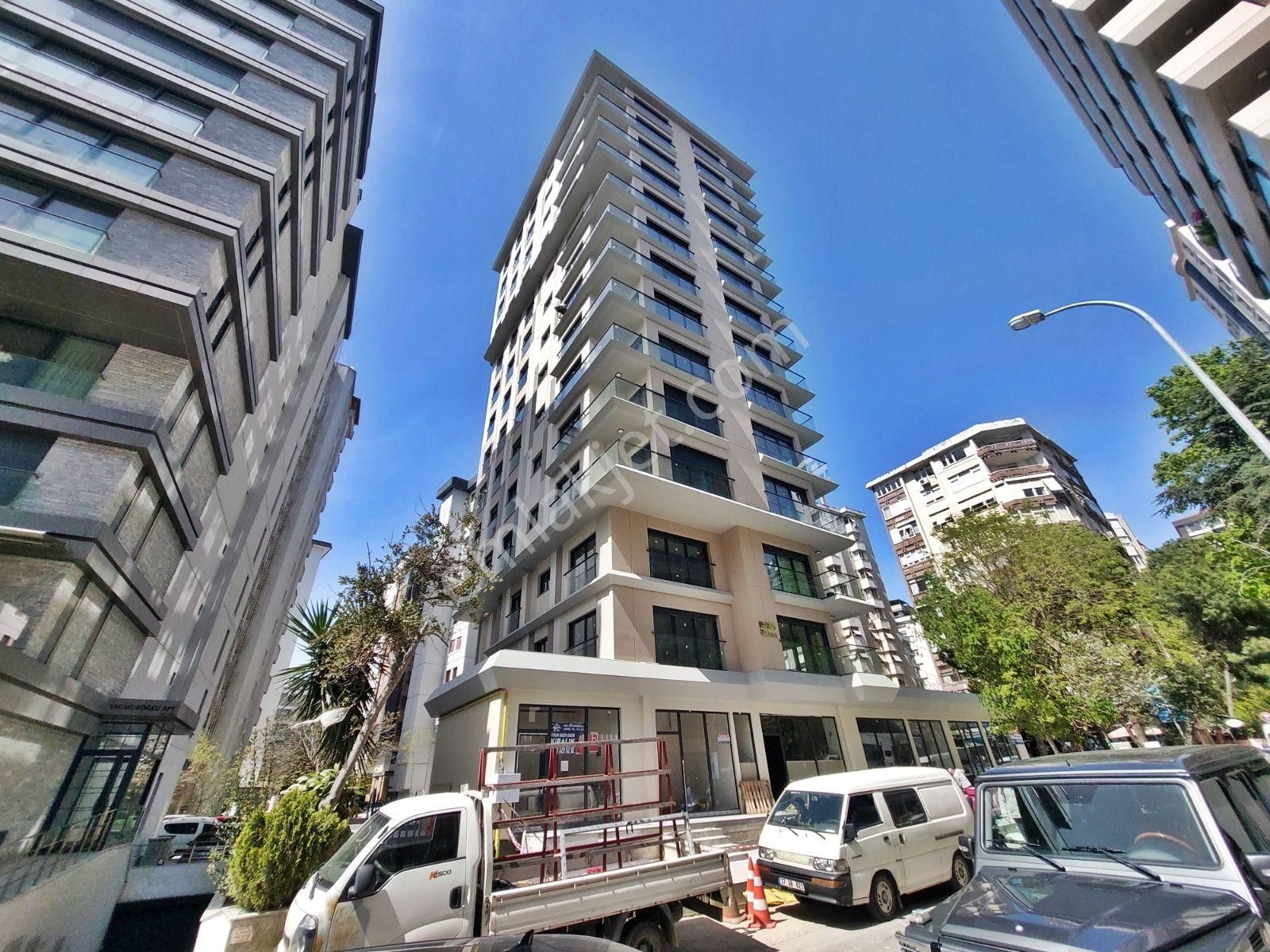 Şaşkınbakkalda Bağdat Caddesine 5.binada 3+1 Sıfır Deniz Manzaralı Daire Emlak Masası