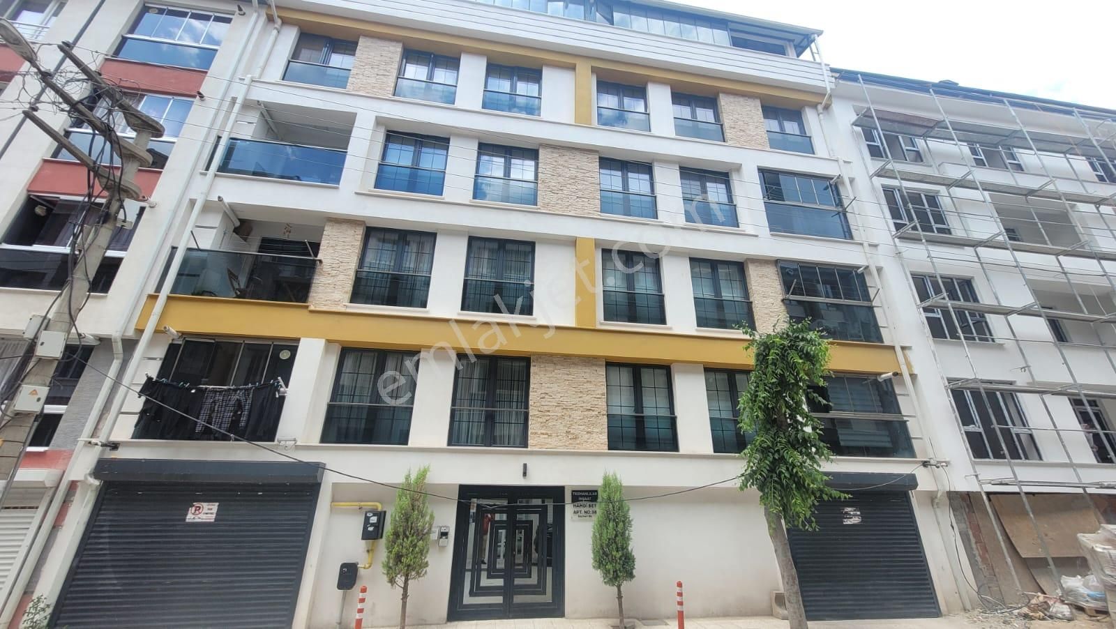 As Emlak'tan Fatih Mh. Asansörlü Duşakabinli Temiz Kiralık 1+1 Apart