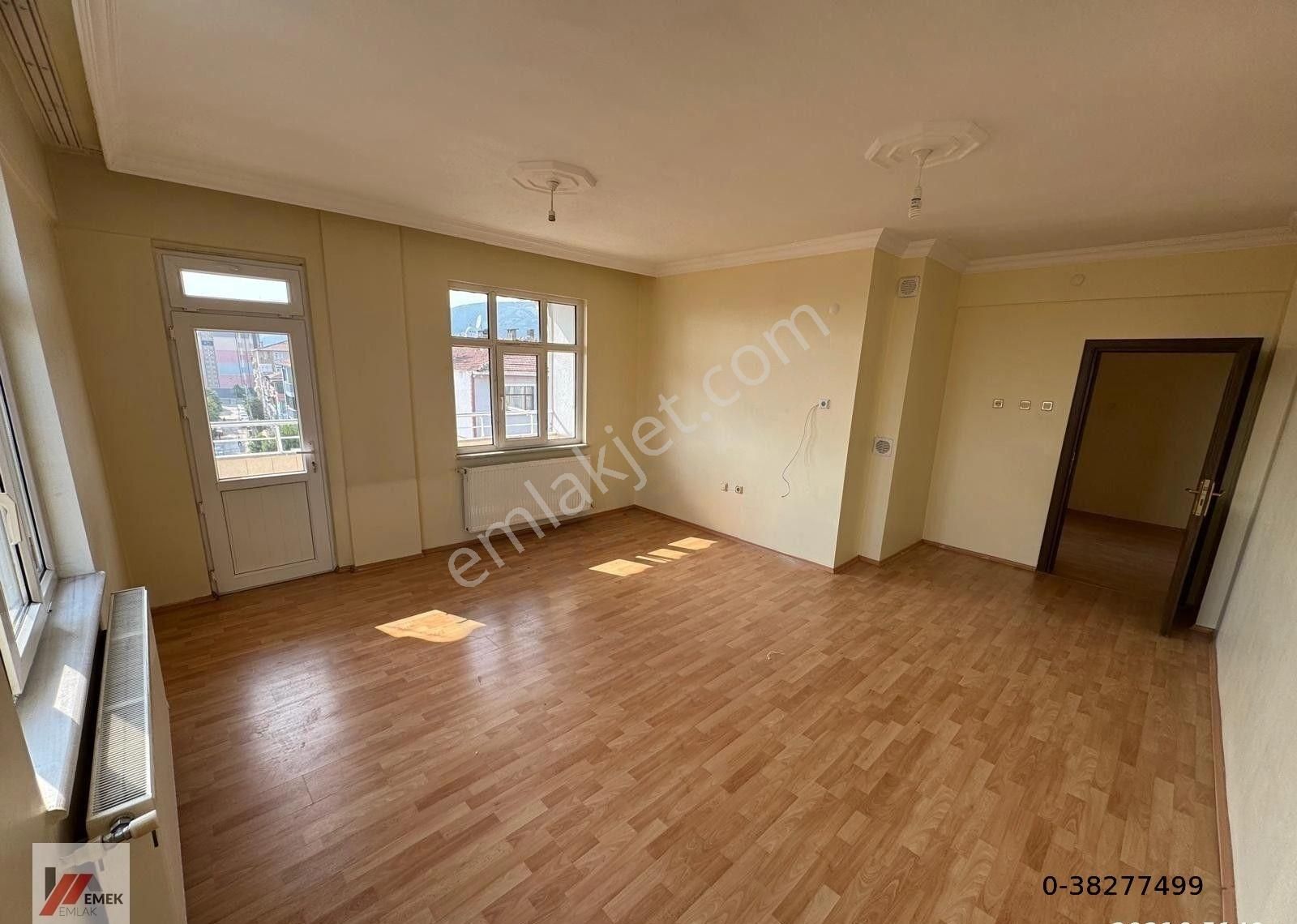 Emek Emlak'tan Mimar Sinan Mah.de Kiralık 3+1 Daire K-2941