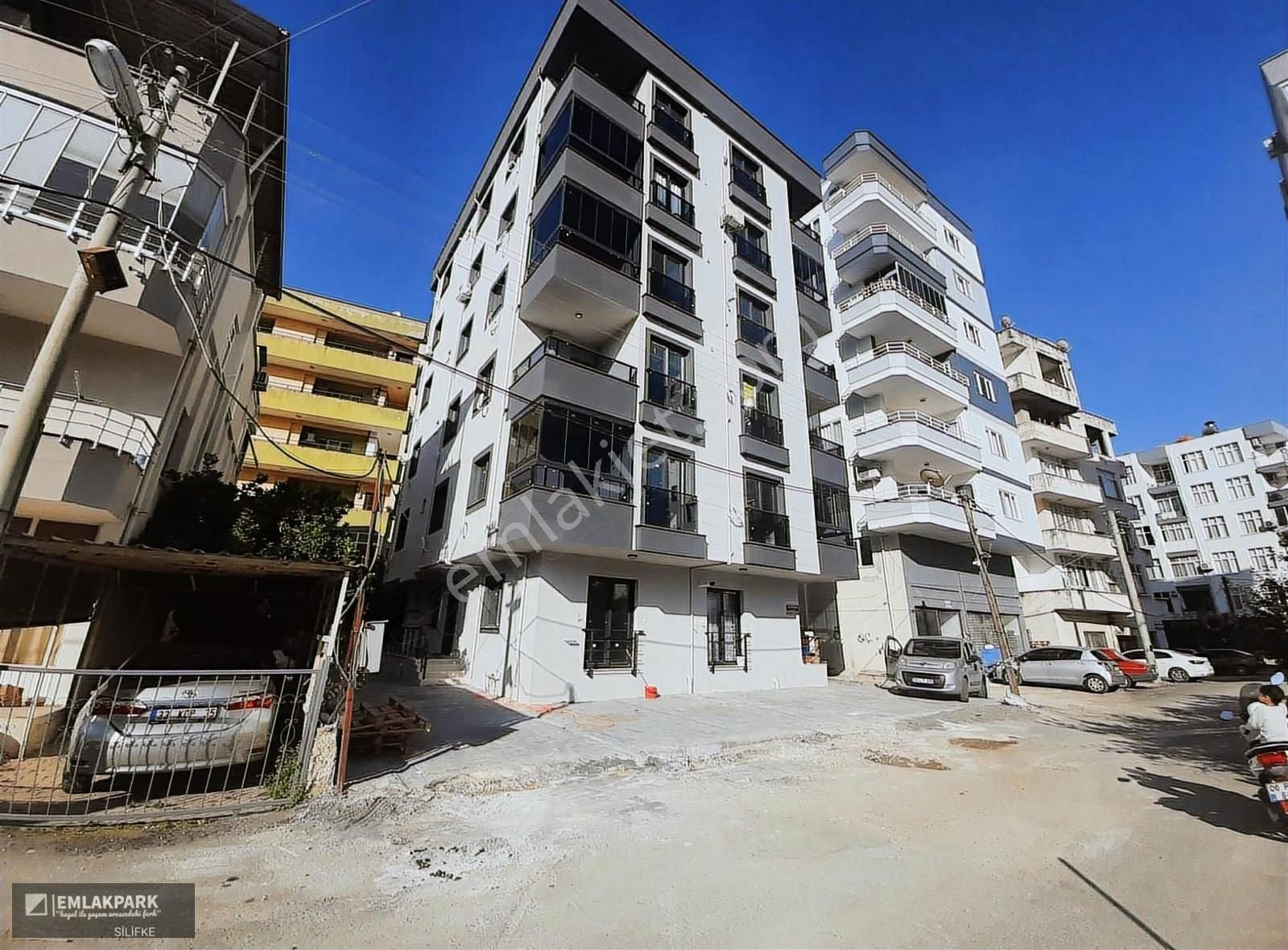 Emlakparkdan Silifke Merkezde Satılık 1+1 Daire