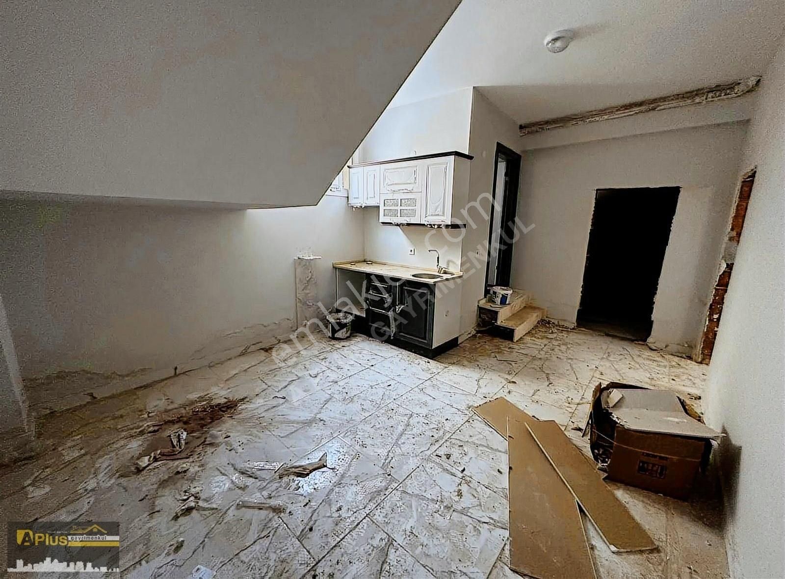 A Plus Gayrimenkulden Çarşı İçinde Kiracılı Satılık Dükkan - Görsel 11