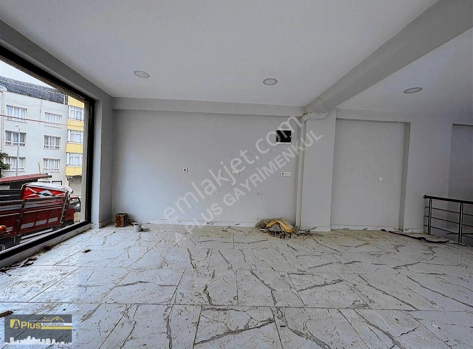 A Plus Gayrimenkulden Çarşı İçinde Kiracılı Satılık Dükkan - Görsel 2