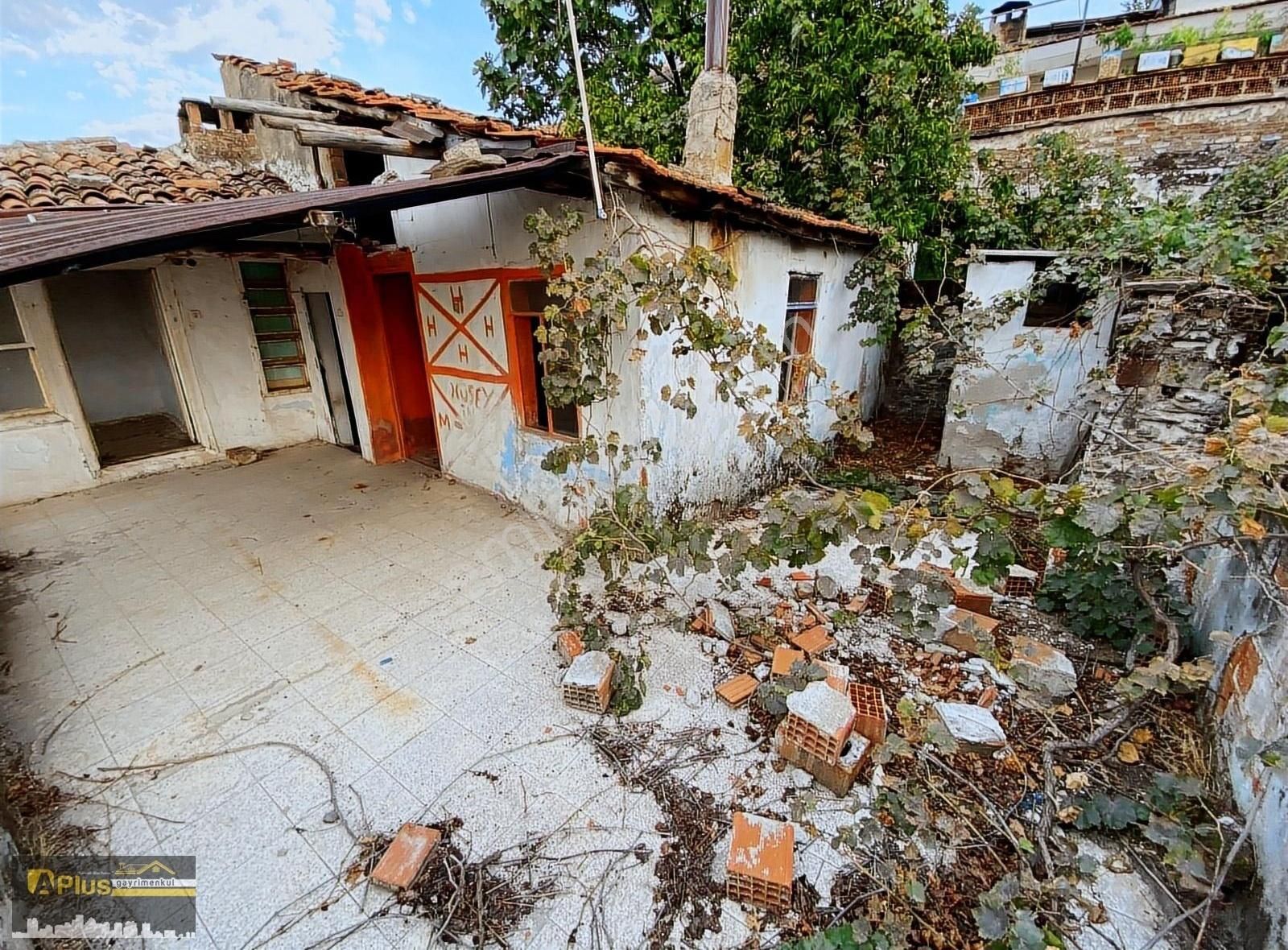 A Plus Gayrimenkulden Satılık Bahçeli 5+1 Mustakil Ev - Görsel 9