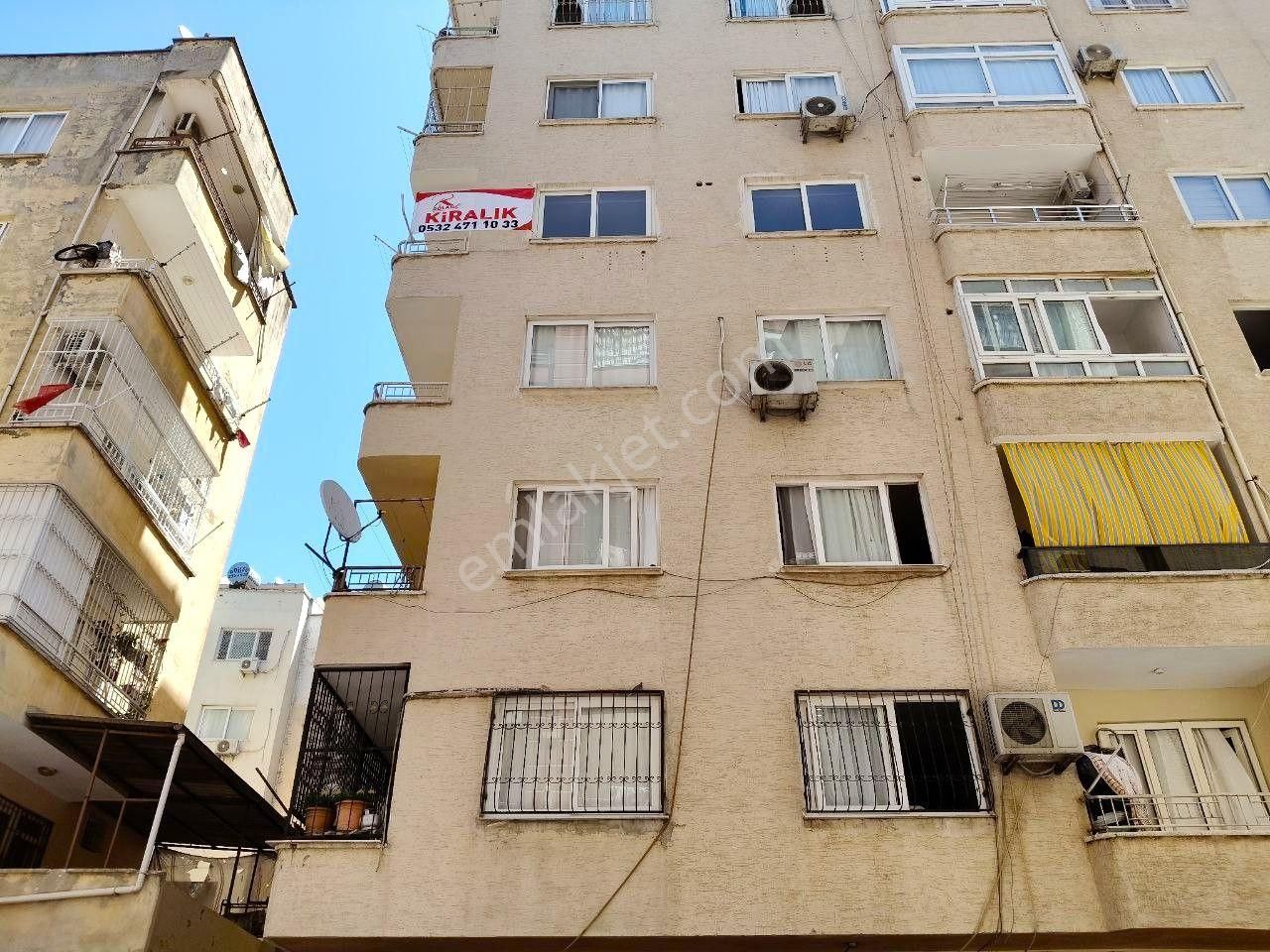 Çarşının Merkezinde, 3+1, Geniş Oturumlu, Aylık Ödemeli, Temiz