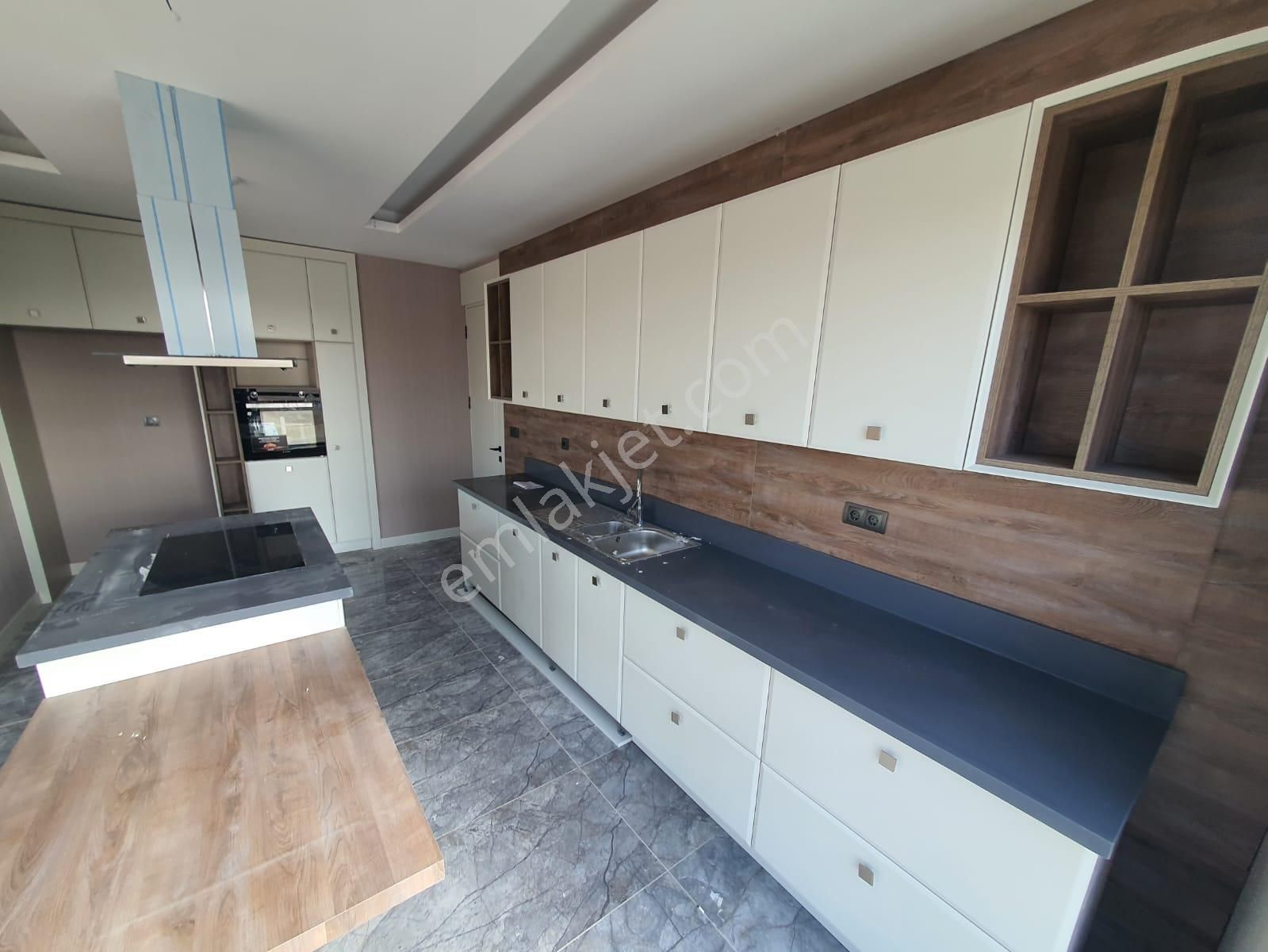 Natura Çakırlar'da 7/24 Güvenlikli Full Donatılı 4+1 Kiralık