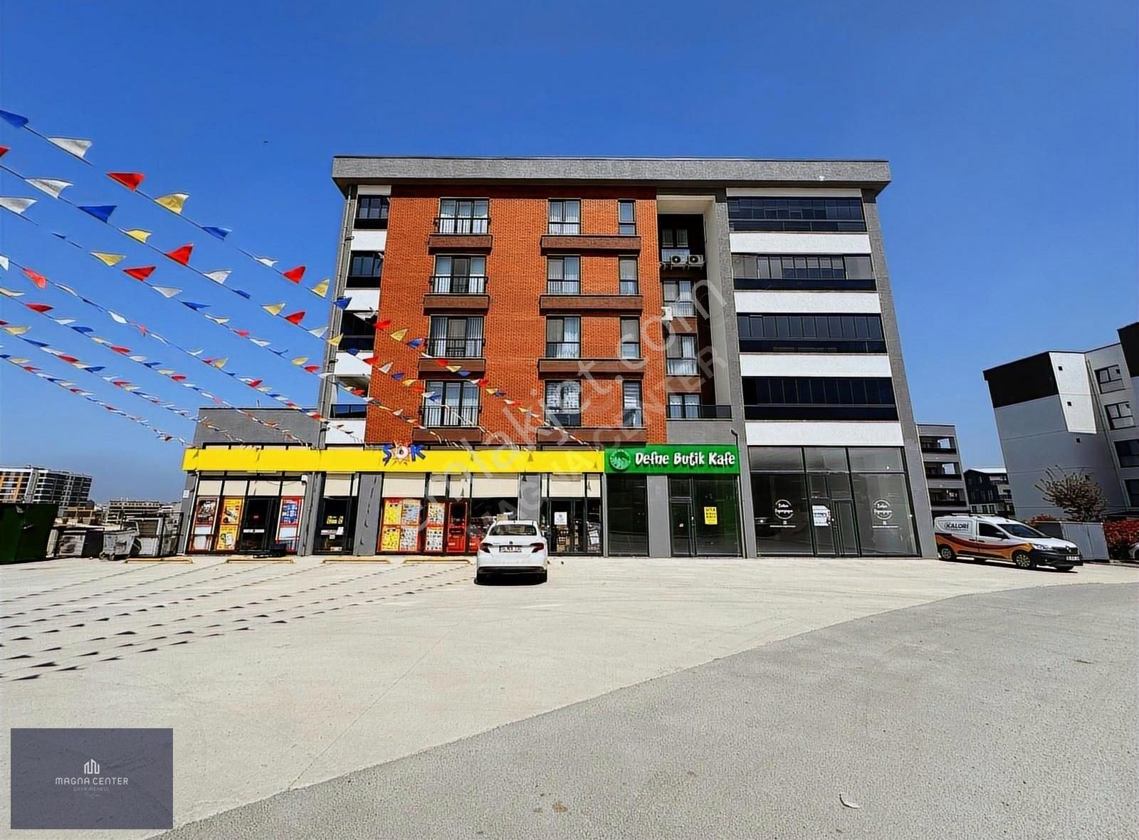 Magna Dan Balkan Mah. Ana Artelde 188m2 Kiralık Köşe Dükkan