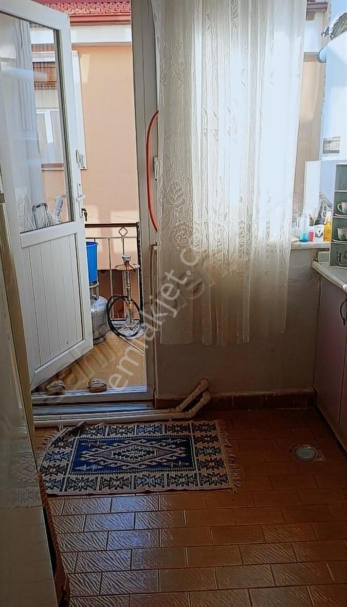 Kınıklıda 3 Katlı Müstakil Bina - Görsel 10