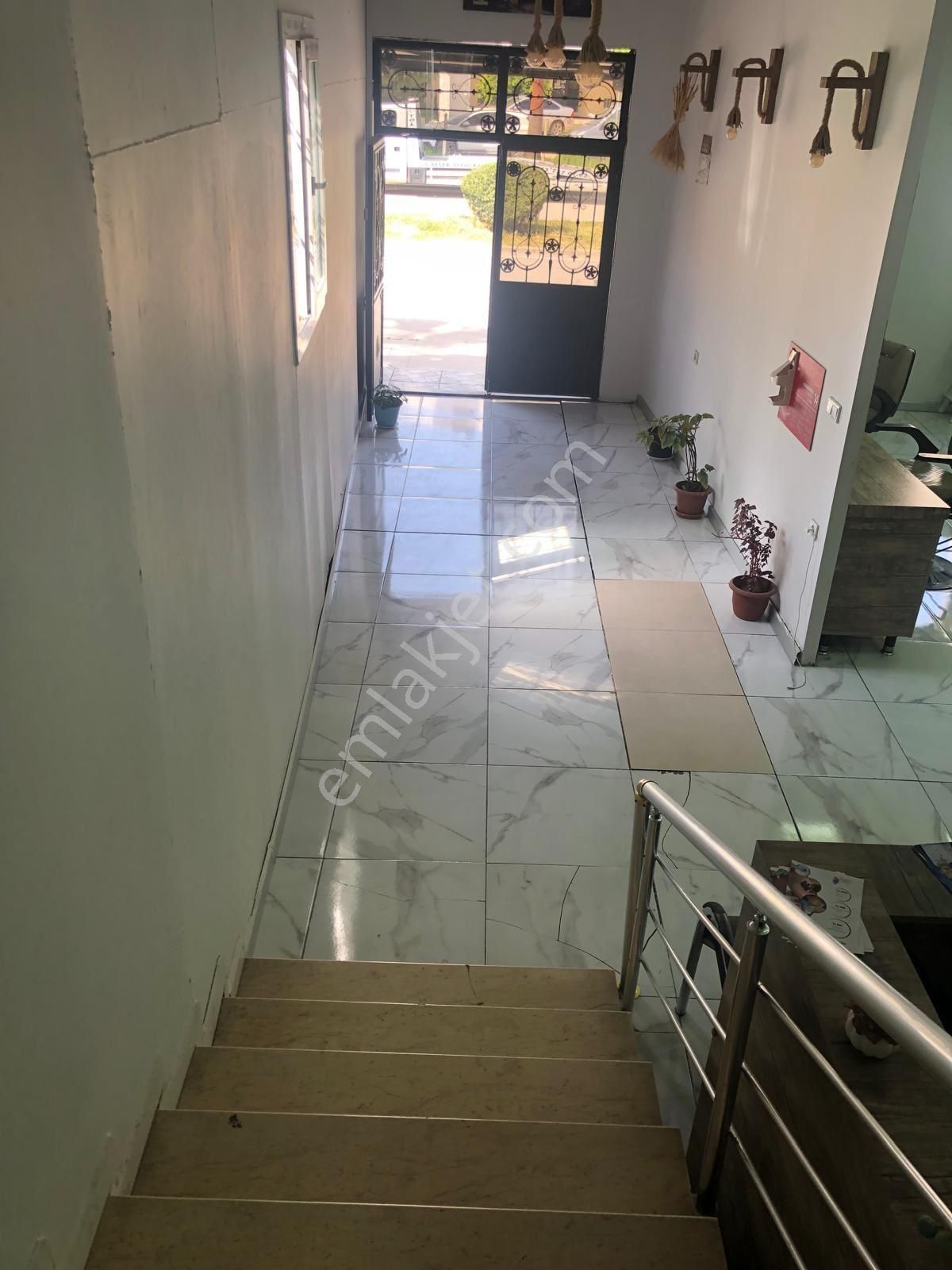 Fatoş Gayrimenkuldan Ana Cadde Üzerinde Satılık İşyeri Ve Daire - Görsel 8