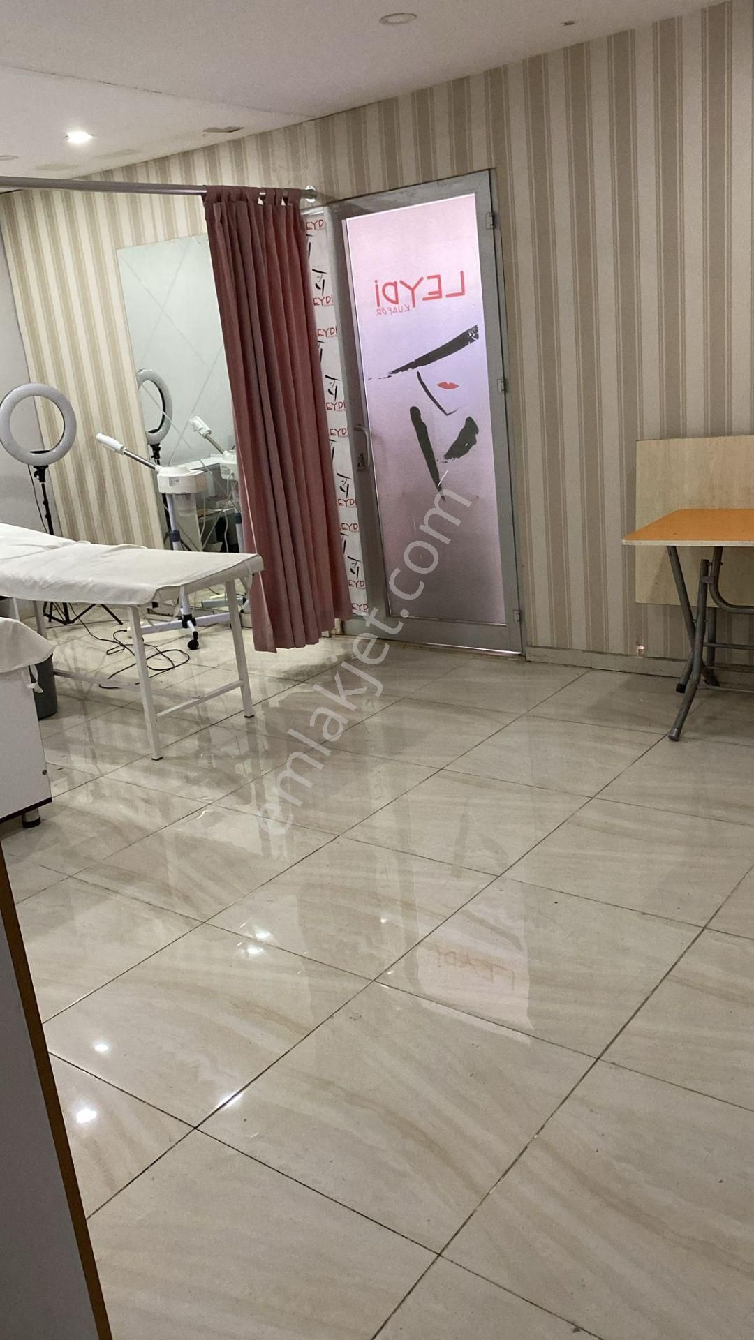 Fatoş Gayrimenkuldan Ana Cadde Üzerinde Satılık İşyeri Ve Daire - Görsel 5