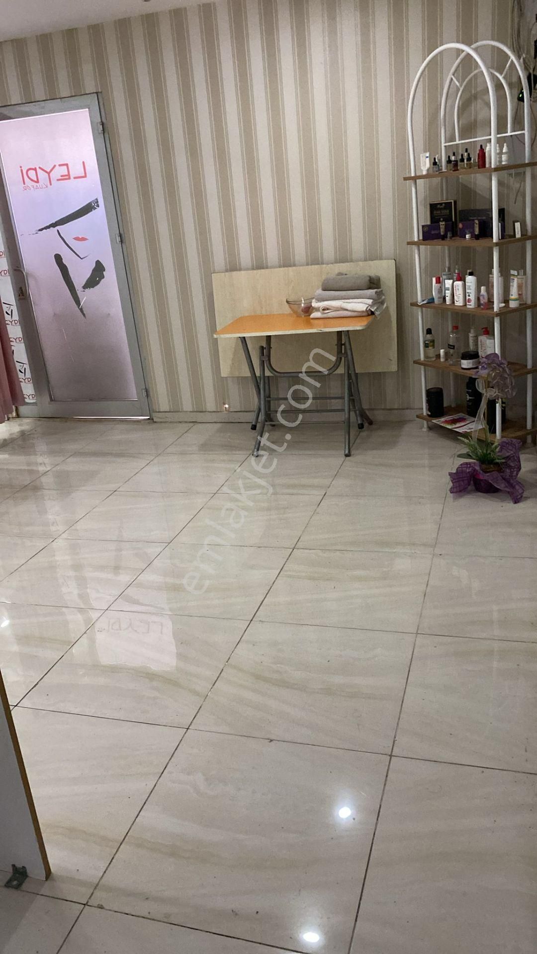 Fatoş Gayrimenkuldan Ana Cadde Üzerinde Satılık İşyeri Ve Daire - Görsel 4