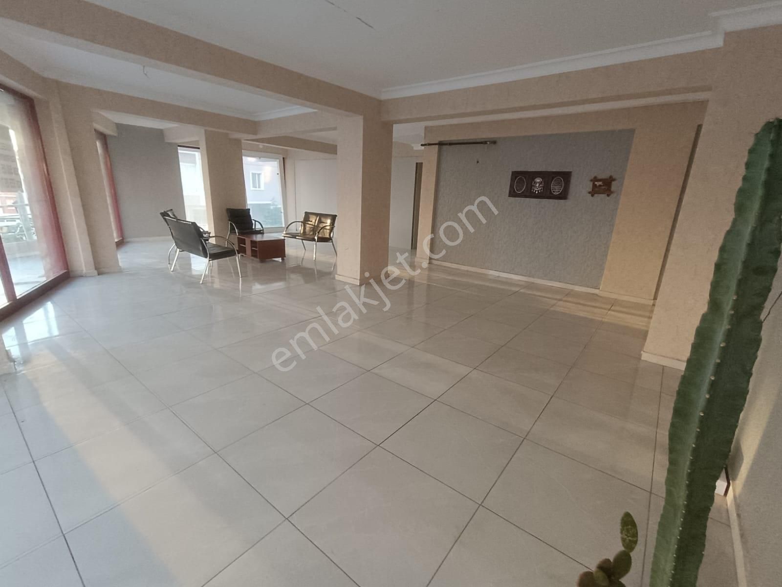 Yükseltepe Cadde Üzeri Geniş Mutfaklı Wcli 100 M2 Kiralık Dükkan