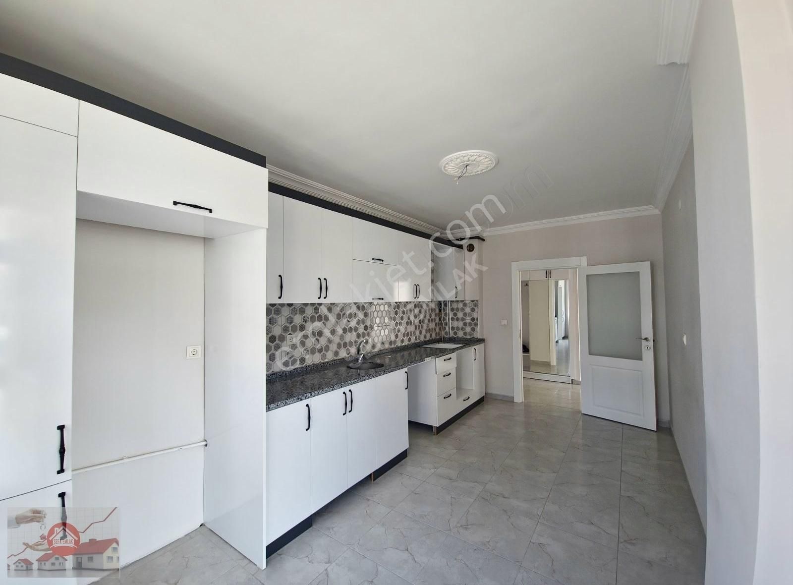 Nar Mahallesinde Satılık 3+1 Kombili Daire Terminal Cadde Cephel
